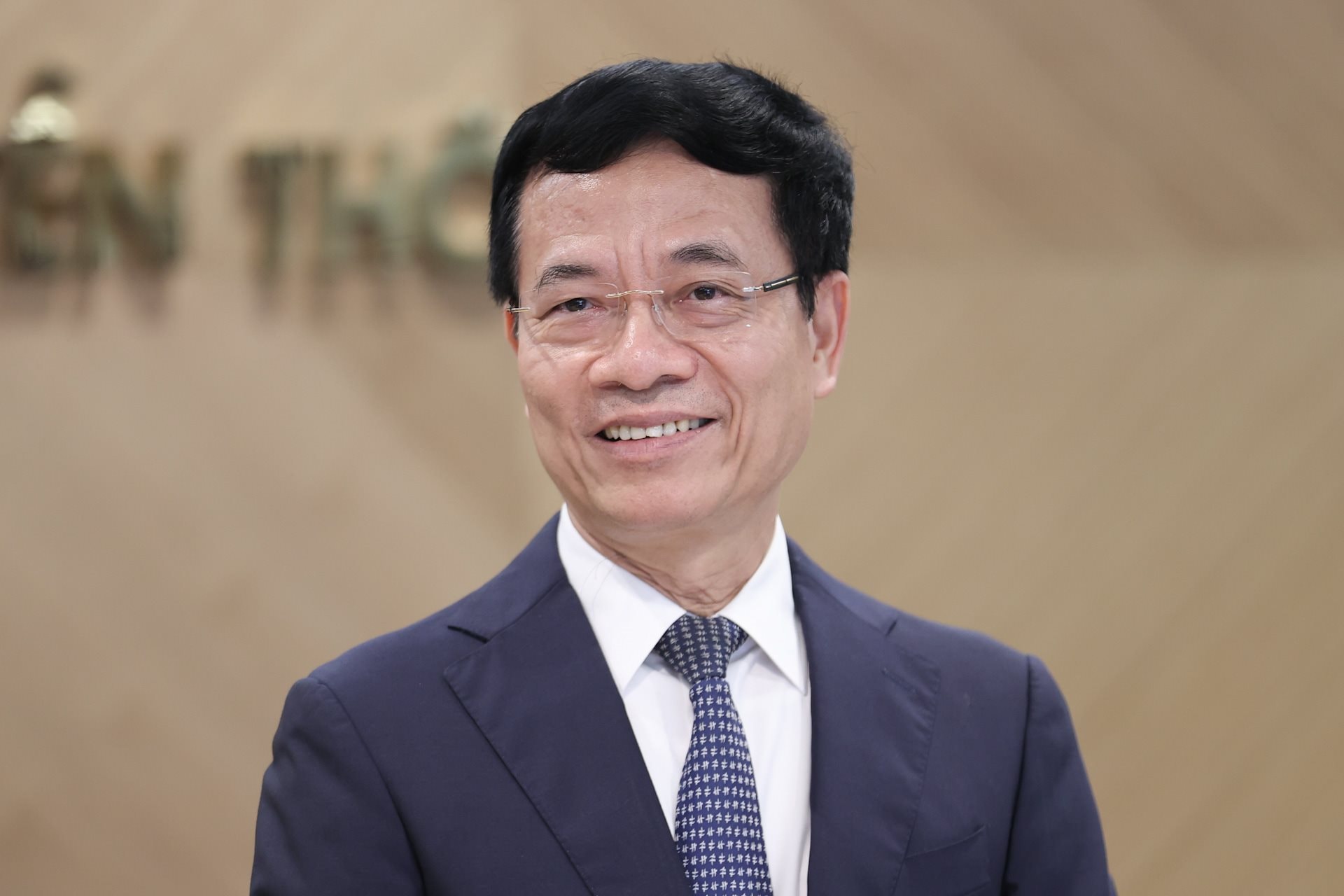 Sáng nay Bộ trưởng Bộ Thông tin và Truyền thông Nguyễn Mạnh Hùng sẽ đăng đàn trả lời chất vấn - Ảnh 1.