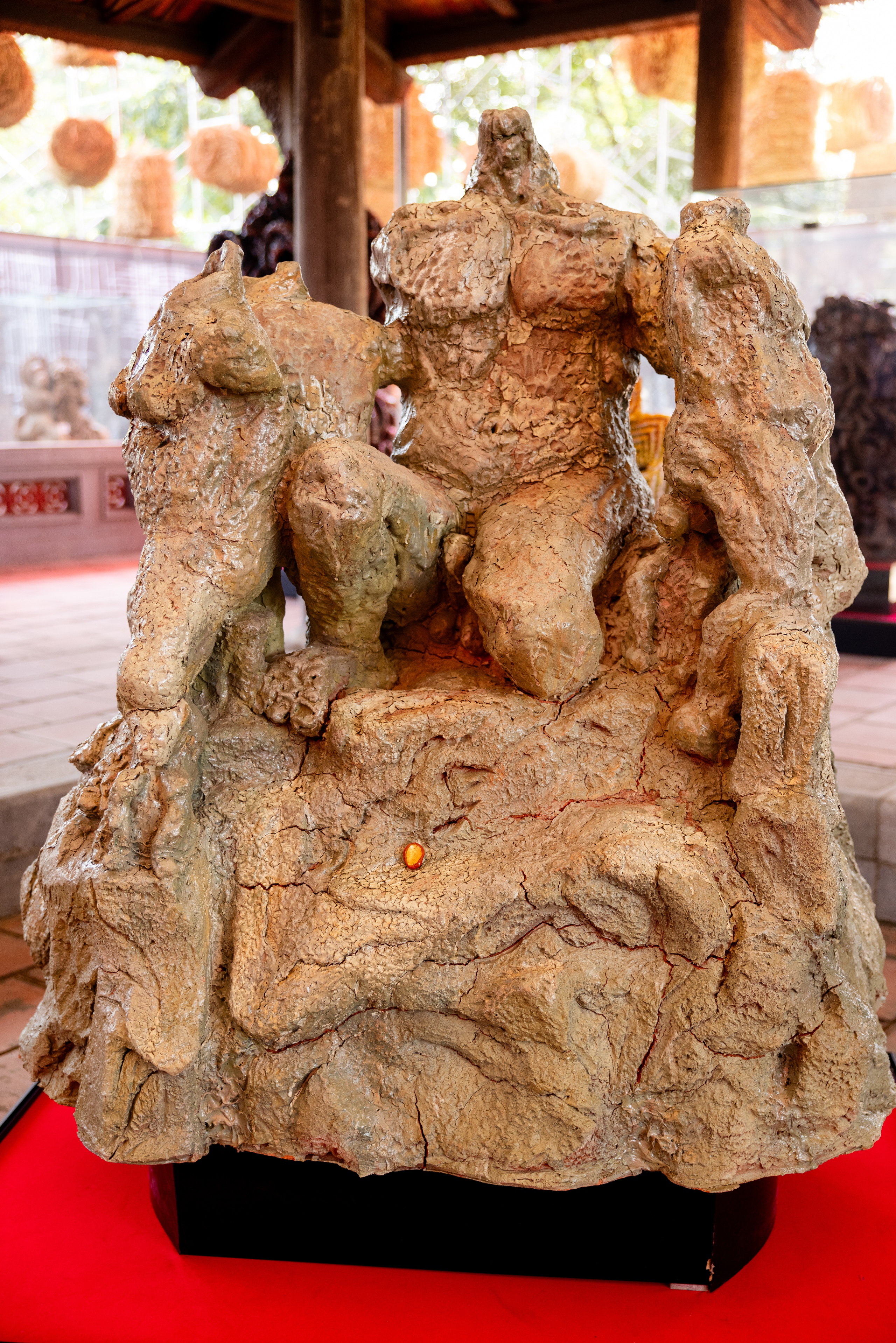 Triển lãm gốm có hình thù kỳ lạ, nặng hàng trăm tấn gây kinh ngạc cho người nhìn- Ảnh 2.