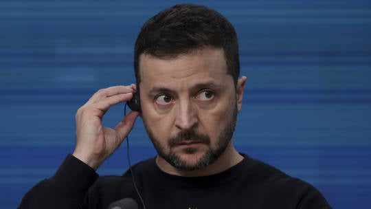 Ông Zelensky họp khẩn với tướng lĩnh, củng cố hai mặt trận - Ảnh 1.