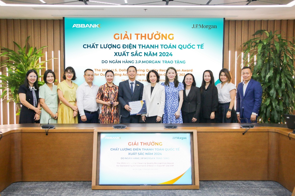 ABBANK được vinh danh ngân hàng có "Chất lượng điện Thanh toán quốc tế xuất sắc 2024" - Ảnh 4.