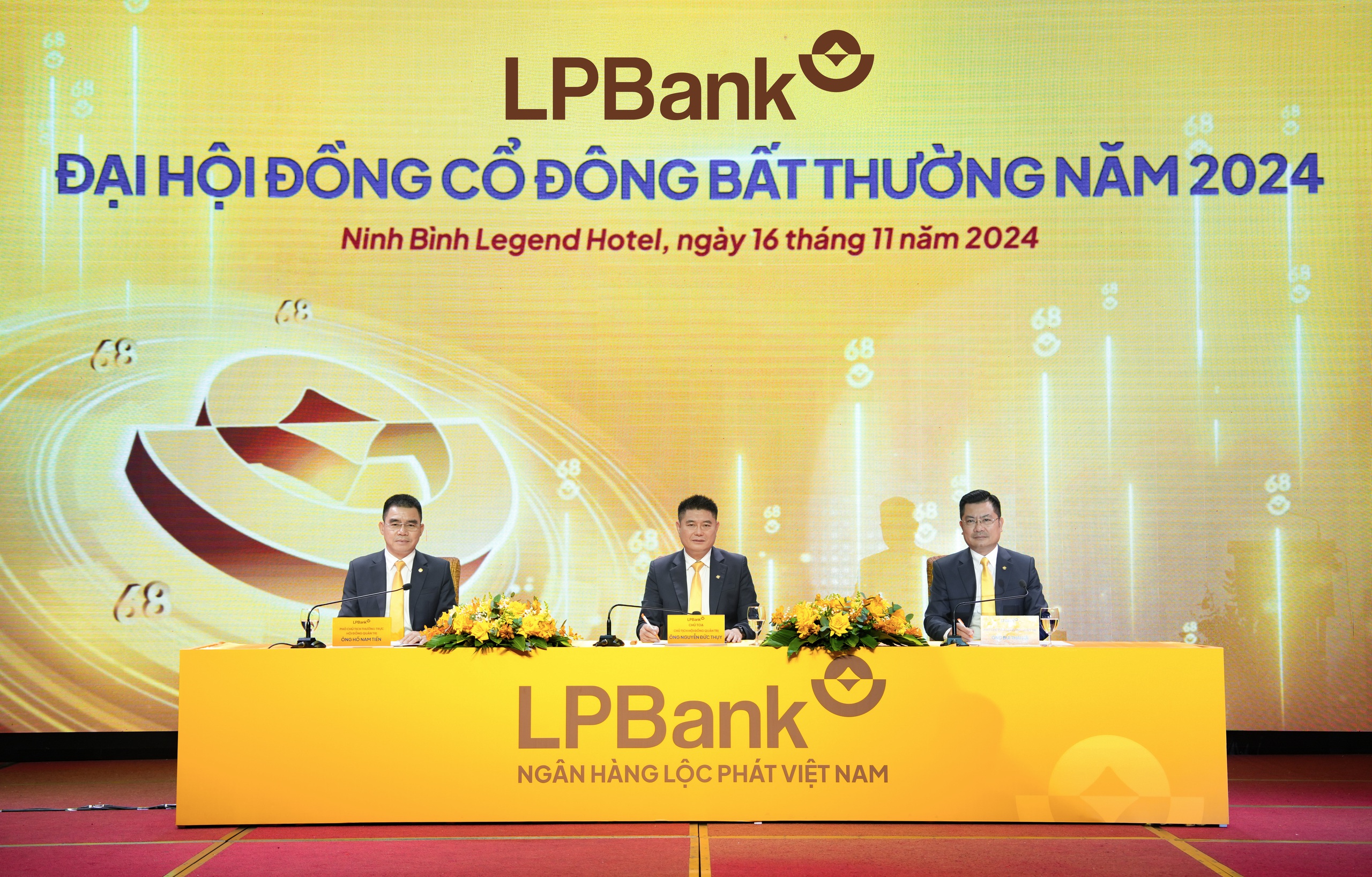 Chủ tịch LPBank Nguyễn Đức Thuỵ nói về việc chuyển trụ sở chính và cam kết chia cổ tức tỷ lệ tối thiểu 16,8%- Ảnh 1.