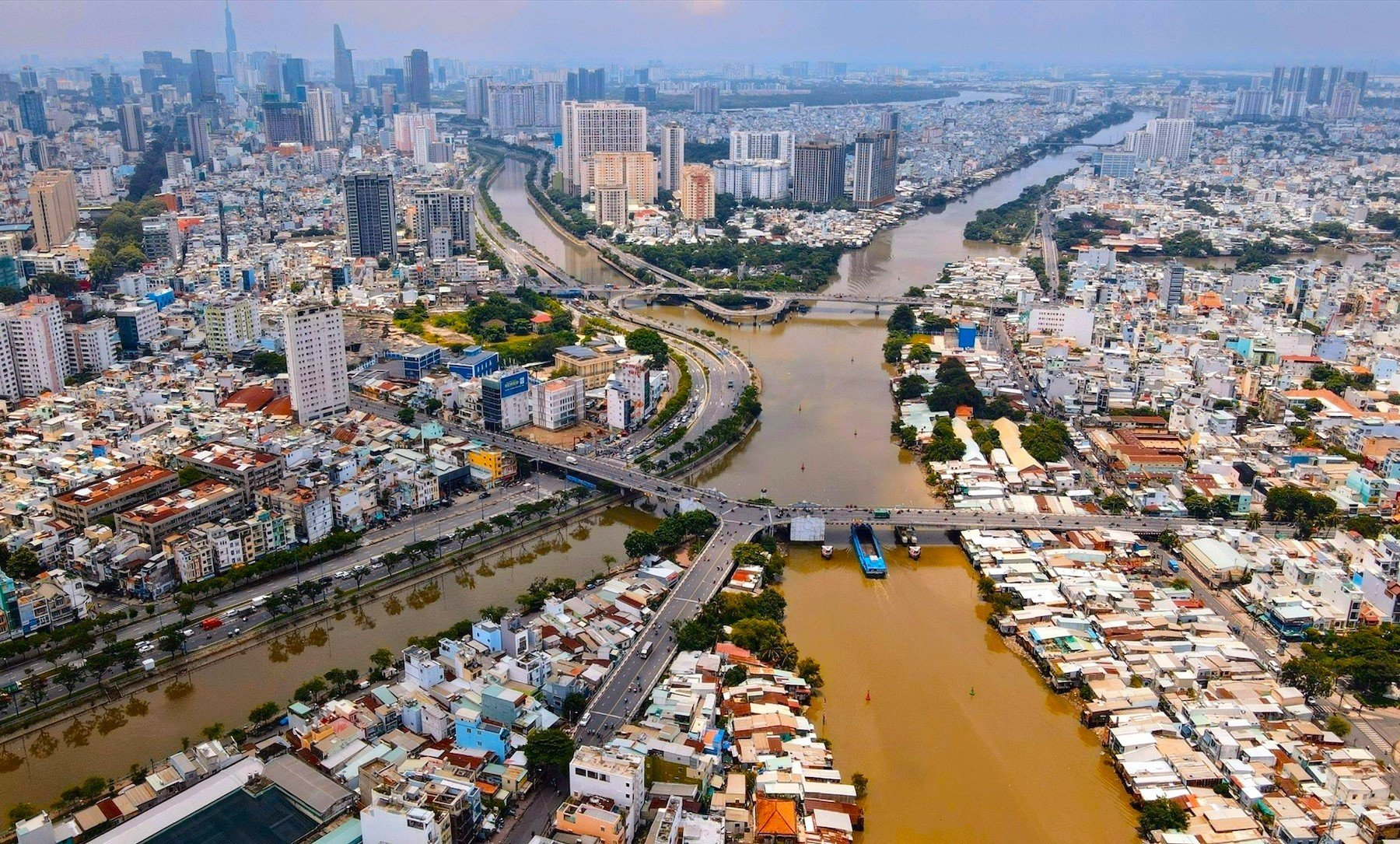 Bắt đầu đề án di dời nhà ven sông, kênh, rạch để tiếp tục làm đẹp đô thị - Ảnh 1.