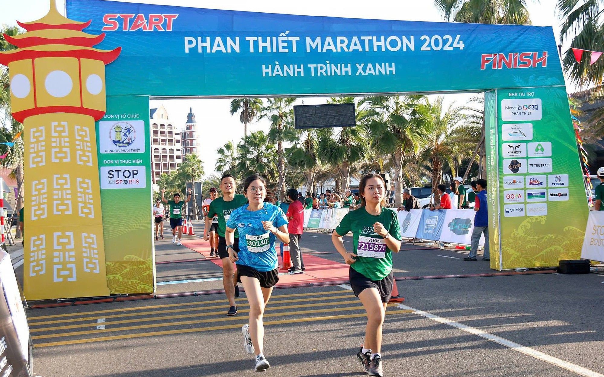 Sống động mùa lễ hội qua Giải Marathon Quốc tế TP.HCM - Ảnh 2.