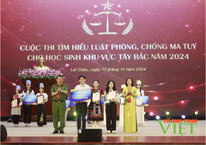 Lai Châu: 5 trường tham dự cuộc thi "Tìm hiểu Luật Phòng, chống ma túy cho học sinh khu vựa Tây Bắc" - Ảnh 2.