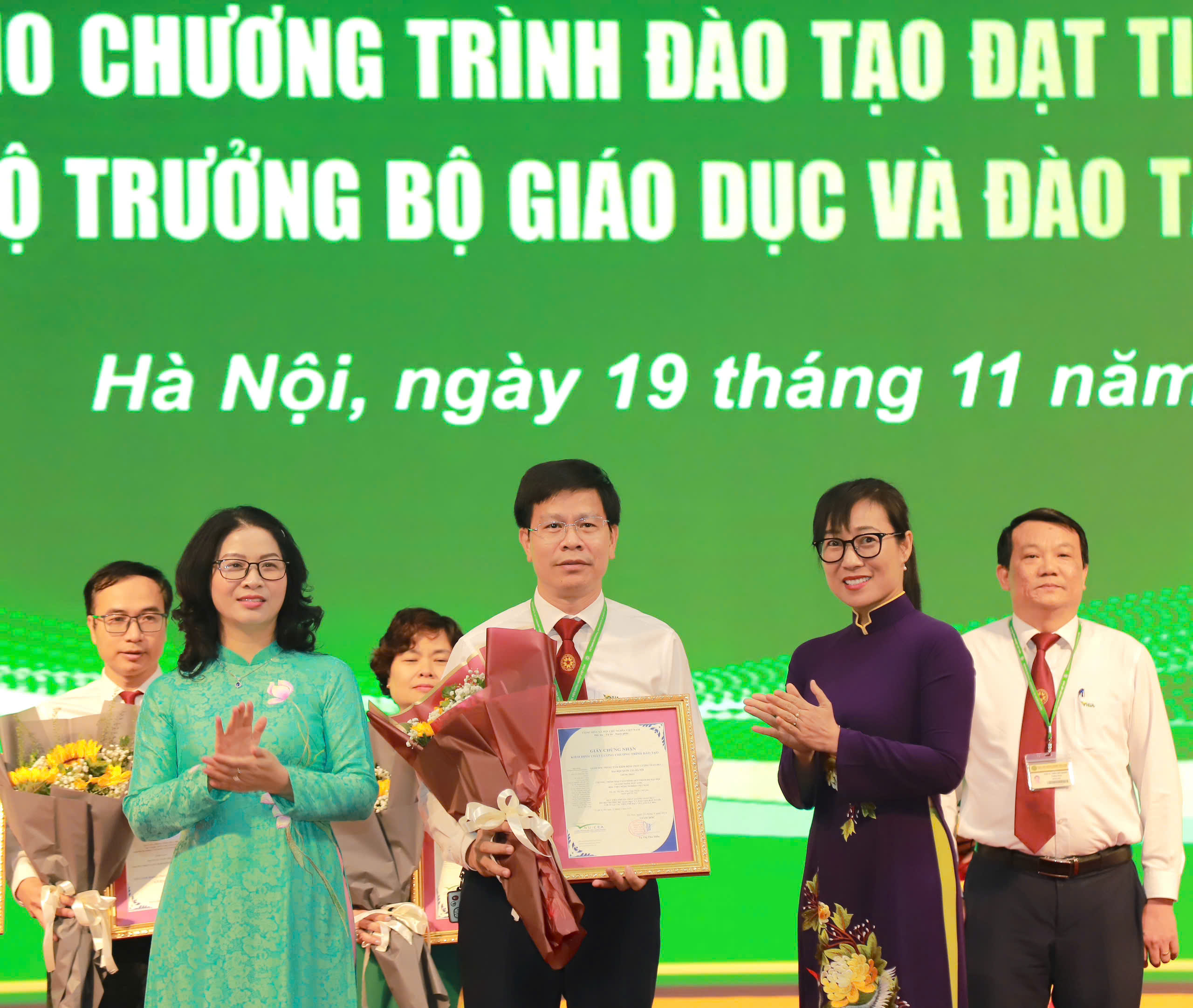 Giám đốc Học viện Nông nghiệp Việt Nam: Sự nghiệp "trồng người" chưa bao giờ là một con đường dễ dàng - Ảnh 2.