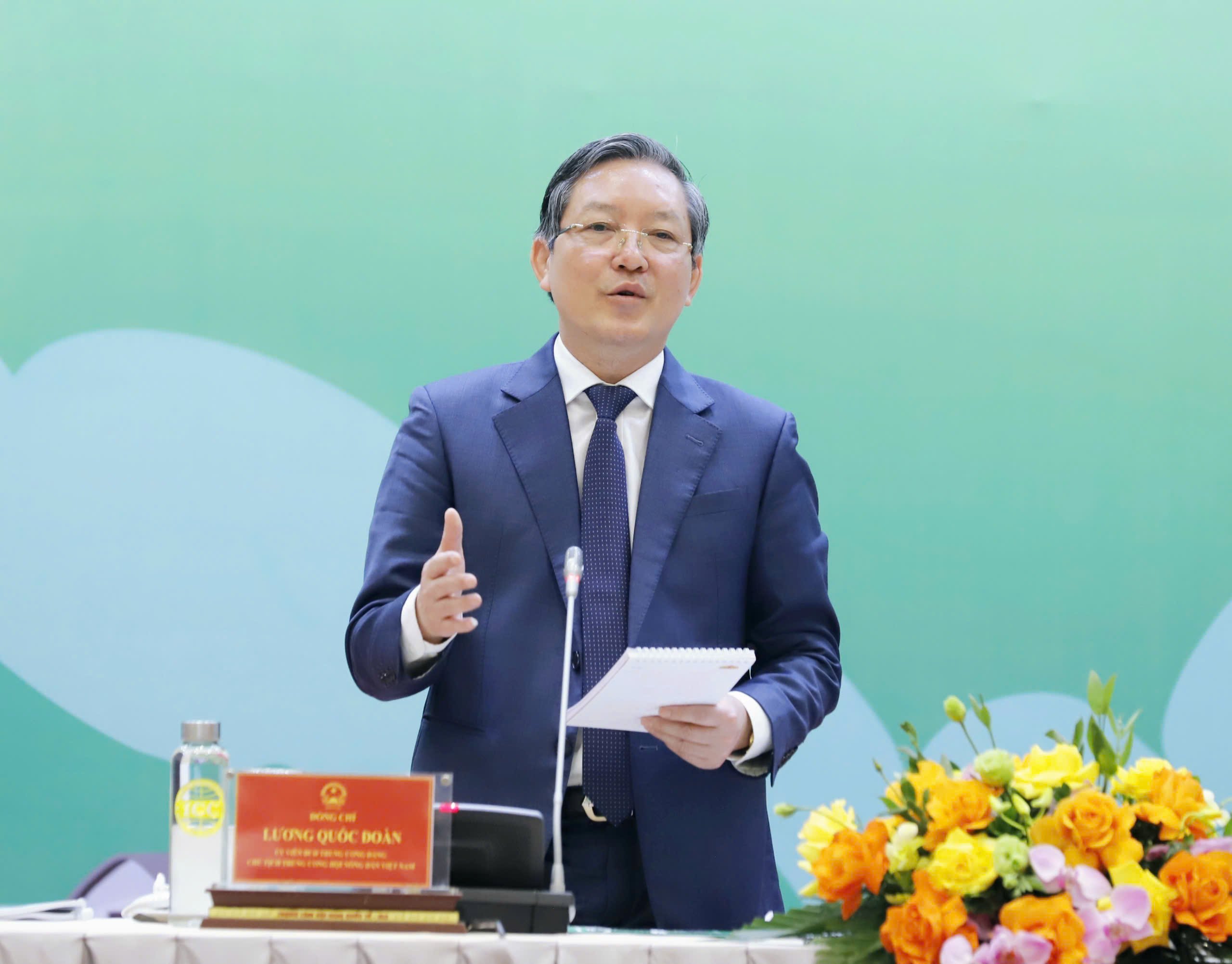 Diễn đàn Chủ tịch Hội Nông dân Việt Nam - Bộ trưởng Bộ Tài nguyên Môi trường Lắng nghe nông dân nói - Ảnh 1.
