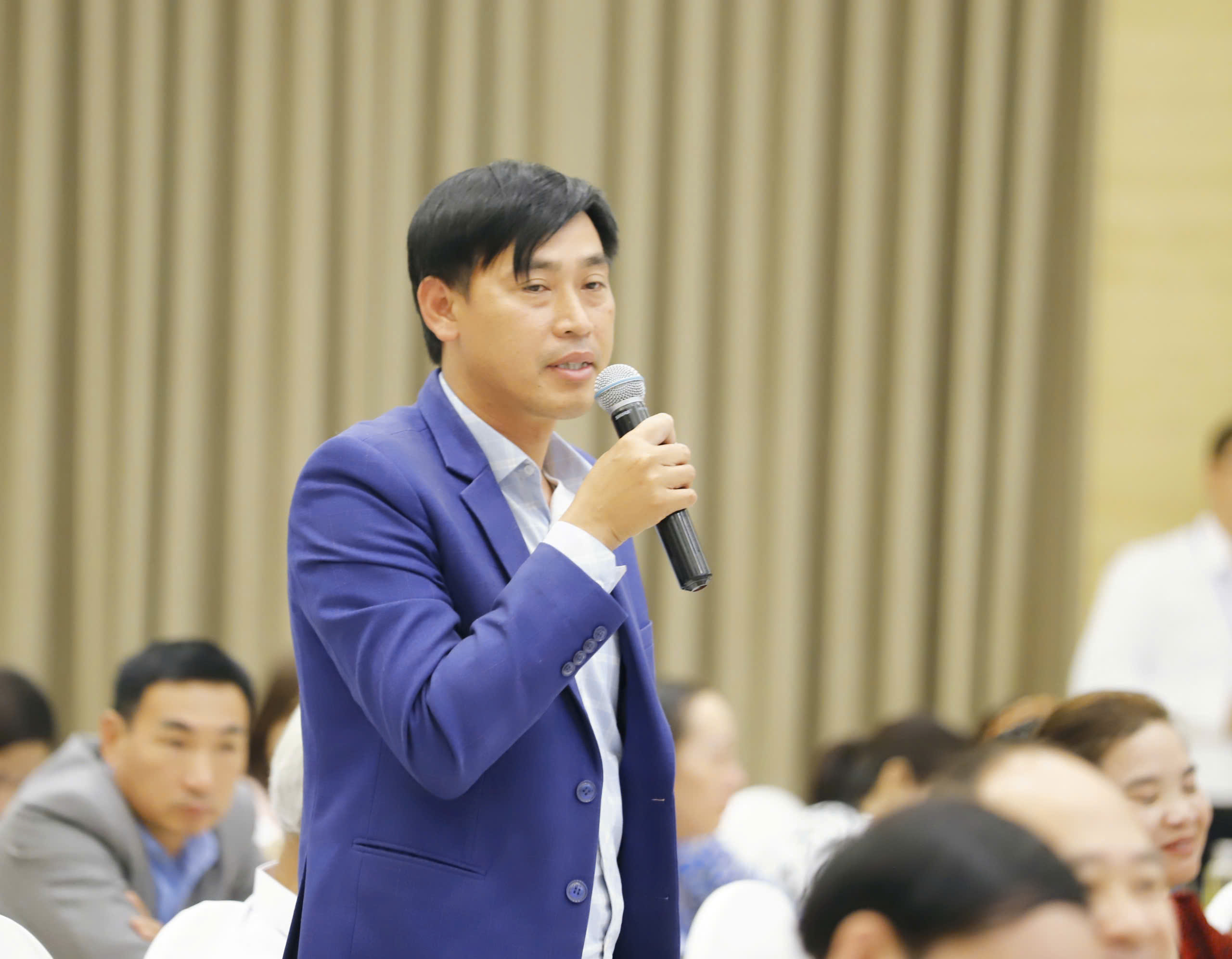 Diễn đàn Chủ tịch Hội Nông dân Việt Nam - Bộ trưởng Bộ Tài nguyên Môi trường Lắng nghe nông dân nói - Ảnh 2.