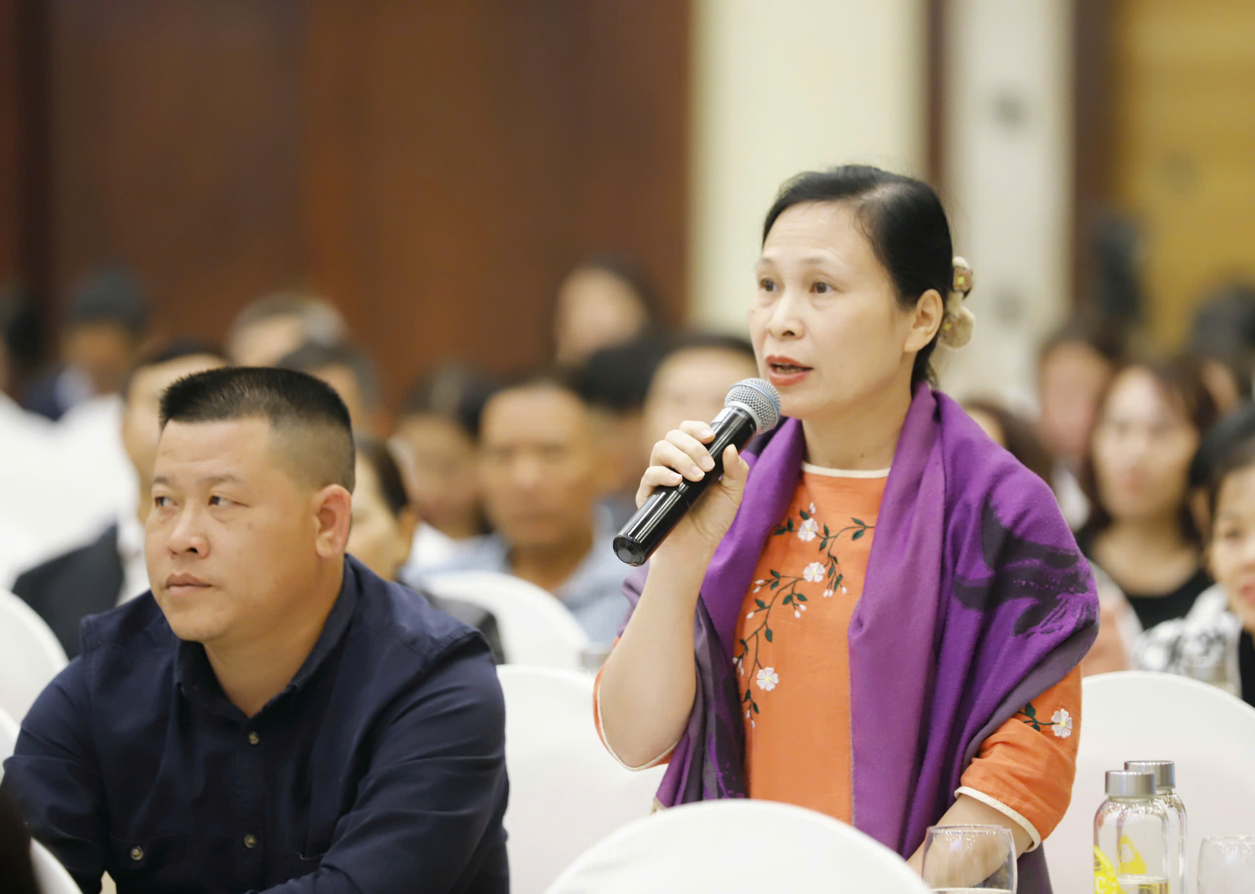 Diễn đàn Chủ tịch Hội Nông dân Việt Nam - Bộ trưởng Bộ Tài nguyên Môi trường Lắng nghe nông dân nói - Ảnh 1.