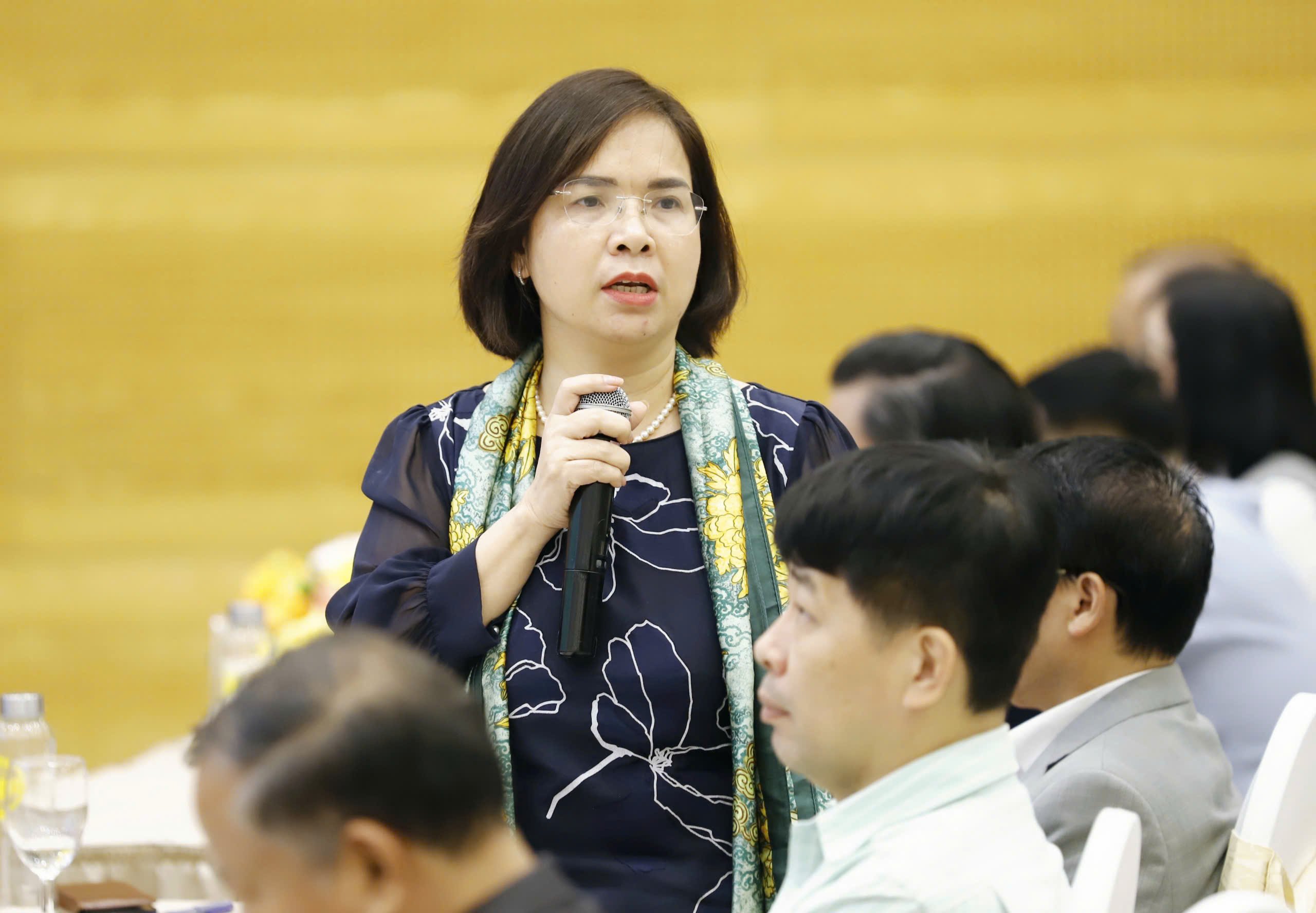 Diễn đàn Chủ tịch Hội Nông dân Việt Nam - Bộ trưởng Bộ Tài nguyên Môi trường Lắng nghe nông dân nói - Ảnh 1.