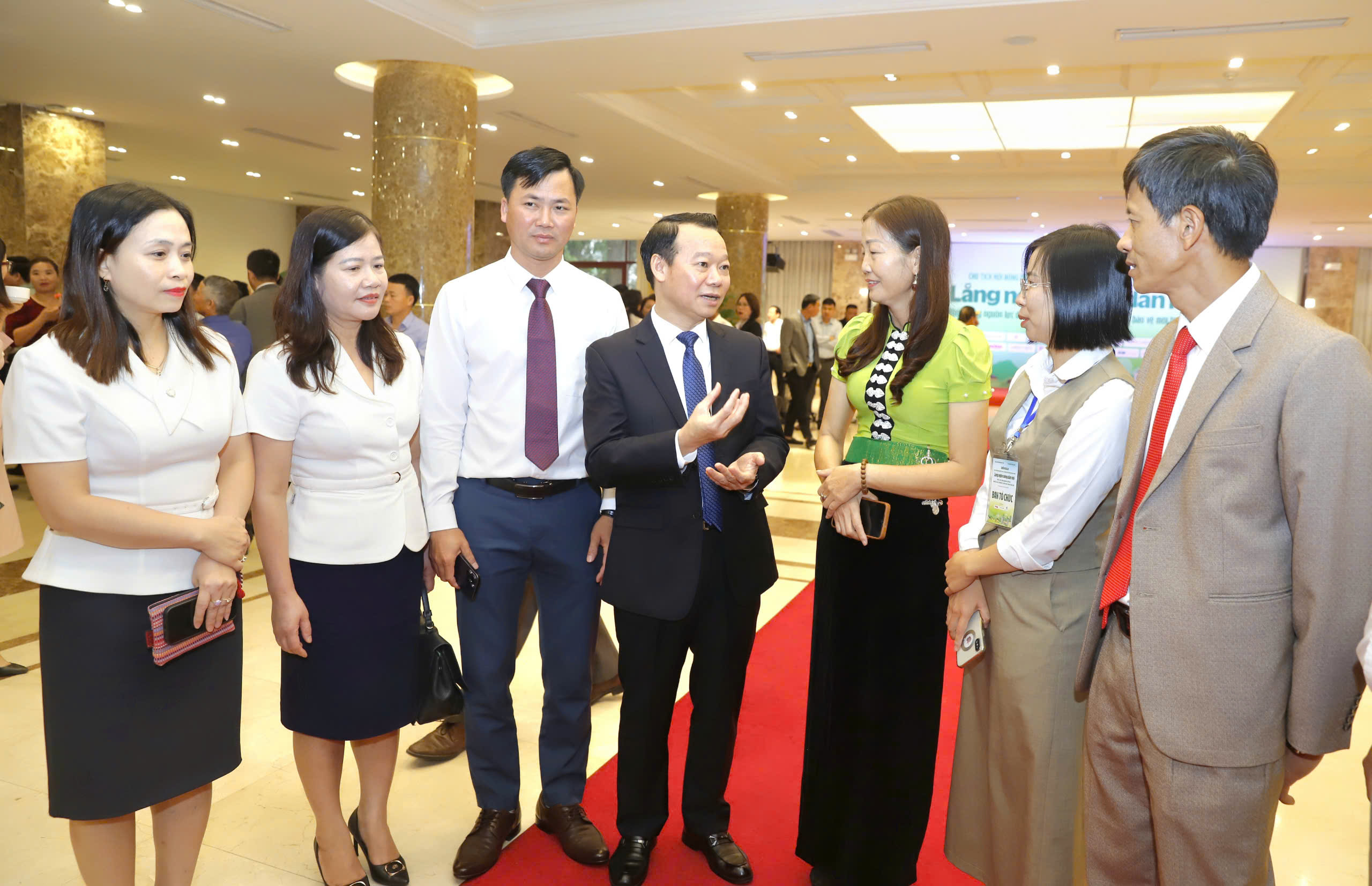 Giám đốc HTX kiến nghị cơ chế cho nông dân ở đô thị vì "giọt mồ hôi nào cũng mặn chát như nhau" - Ảnh 1.