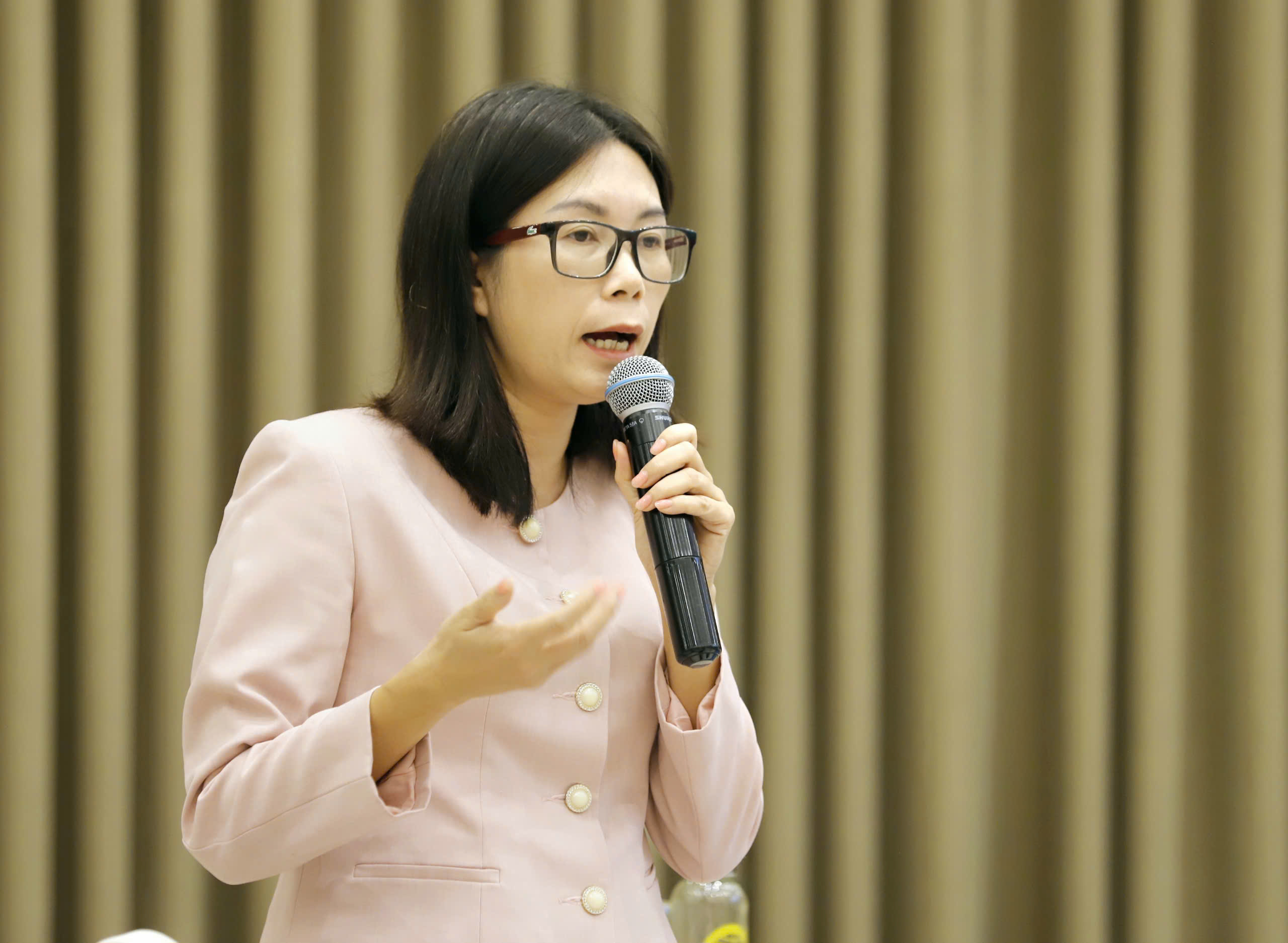 Diễn đàn Chủ tịch Hội Nông dân Việt Nam - Bộ trưởng Bộ Tài nguyên Môi trường Lắng nghe nông dân nói - Ảnh 1.