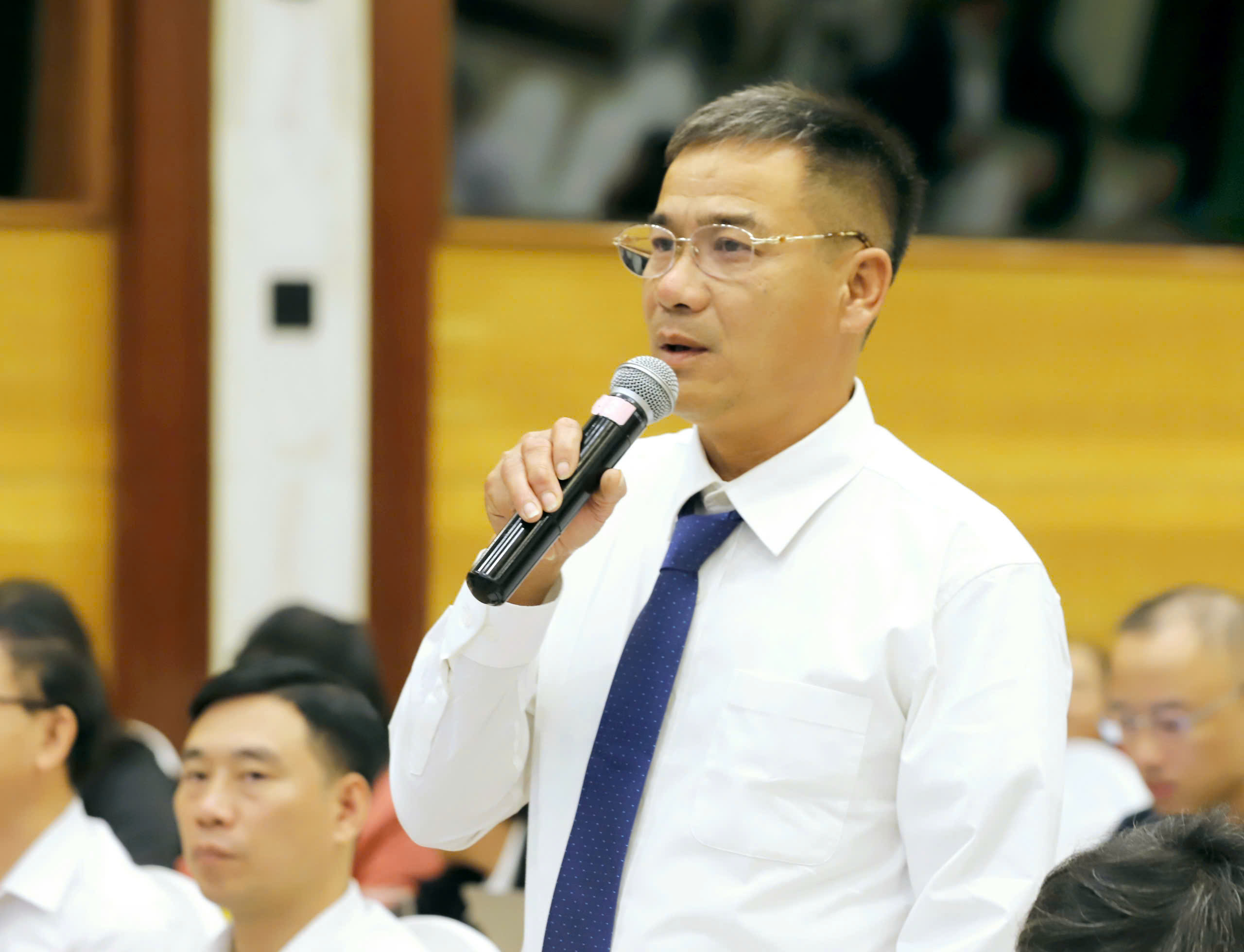 Diễn đàn Chủ tịch Hội Nông dân Việt Nam - Bộ trưởng Bộ Tài nguyên Môi trường Lắng nghe nông dân nói - Ảnh 1.