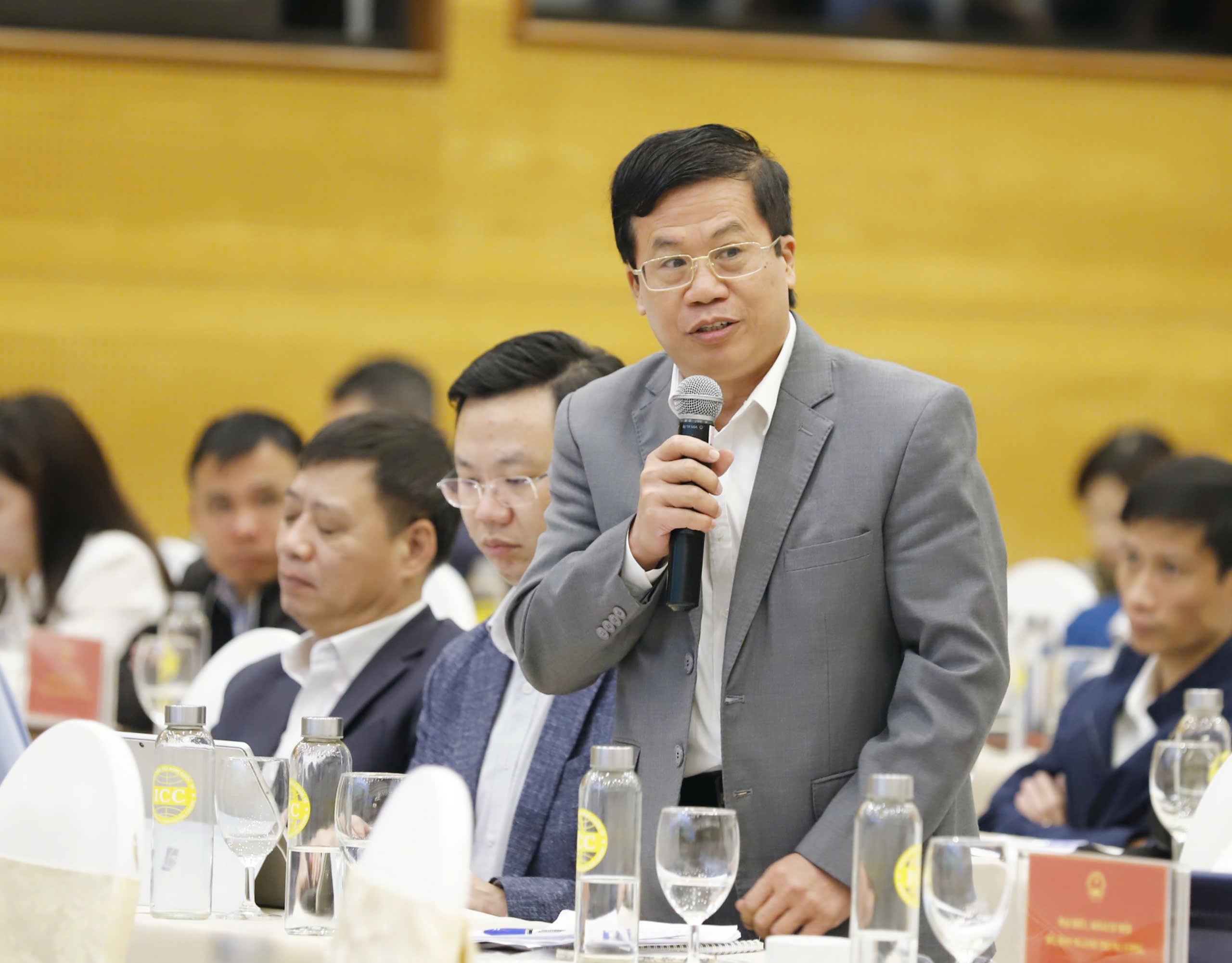 Diễn đàn Chủ tịch Hội Nông dân Việt Nam - Bộ trưởng Bộ Tài nguyên Môi trường Lắng nghe nông dân nói - Ảnh 1.