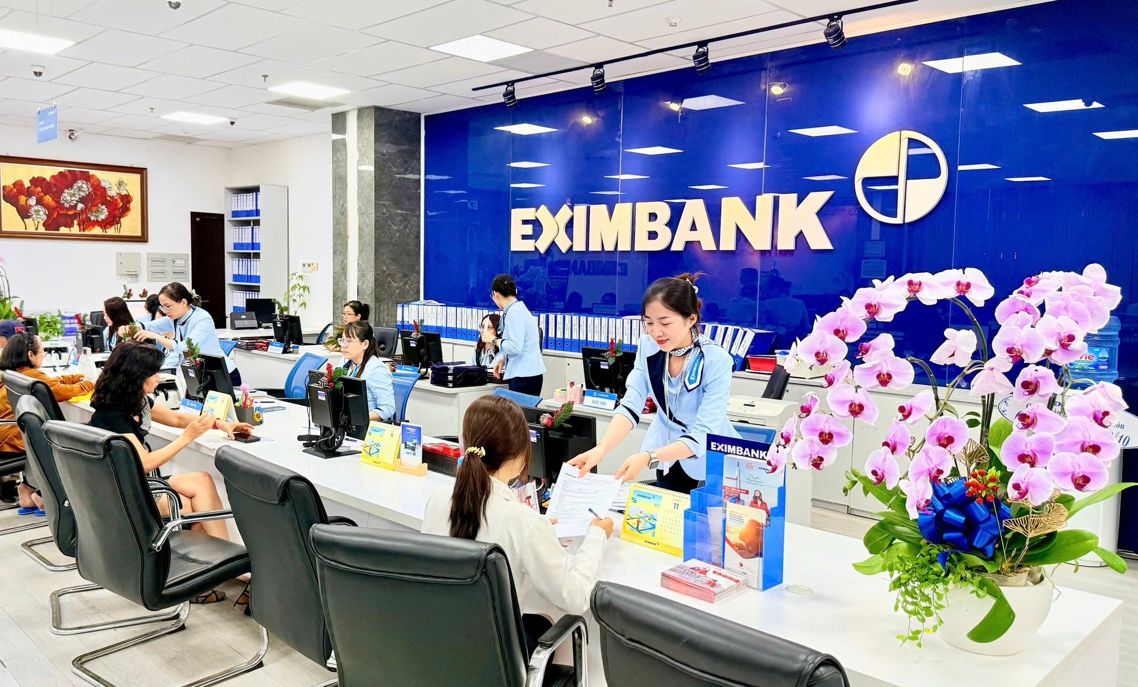 Eximbank tăng vốn điều lệ lên hơn 18.688 tỷ đồng trước thềm ĐHĐCĐ bất thường- Ảnh 1. Eximbank tăng vốn điều lệ lên hơn 18.688 tỷ đồng trước thềm ĐHĐCĐ bất thường- Ảnh 1.