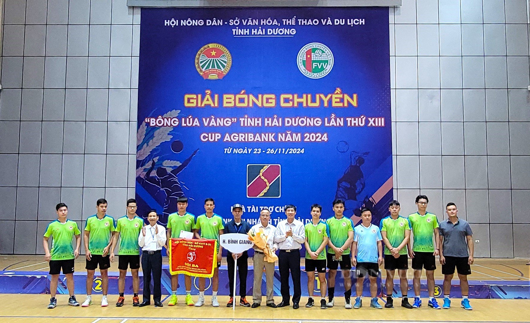 Đội tuyển Tứ Kỳ giành chức vô địch giải bóng chuyền "Bông lúa vàng" tỉnh Hải Dương lần thứ XIII- Ảnh 3.