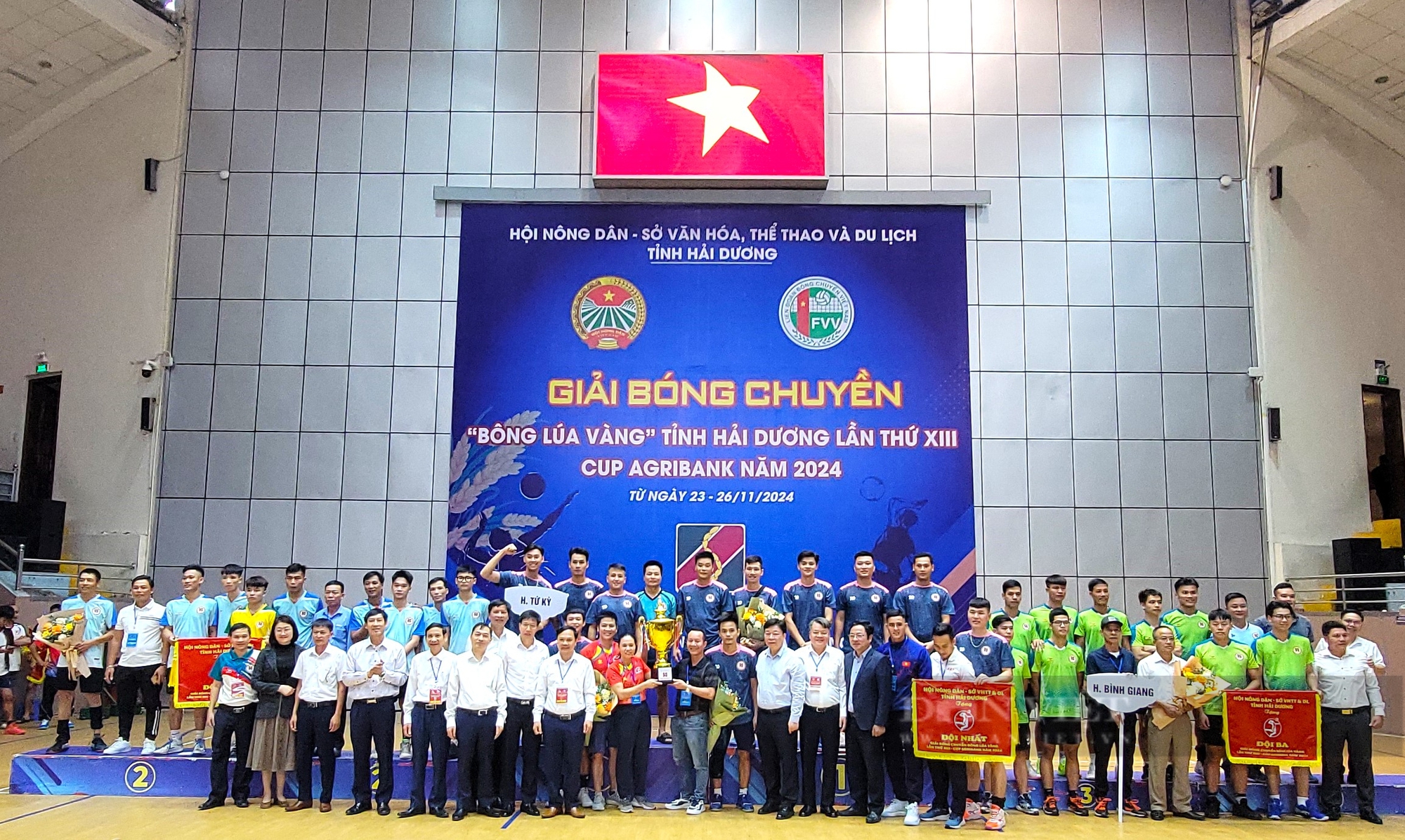 Đội tuyển Tứ Kỳ giành chức vô địch giải bóng chuyền "Bông lúa vàng" tỉnh Hải Dương lần thứ XIII- Ảnh 1.