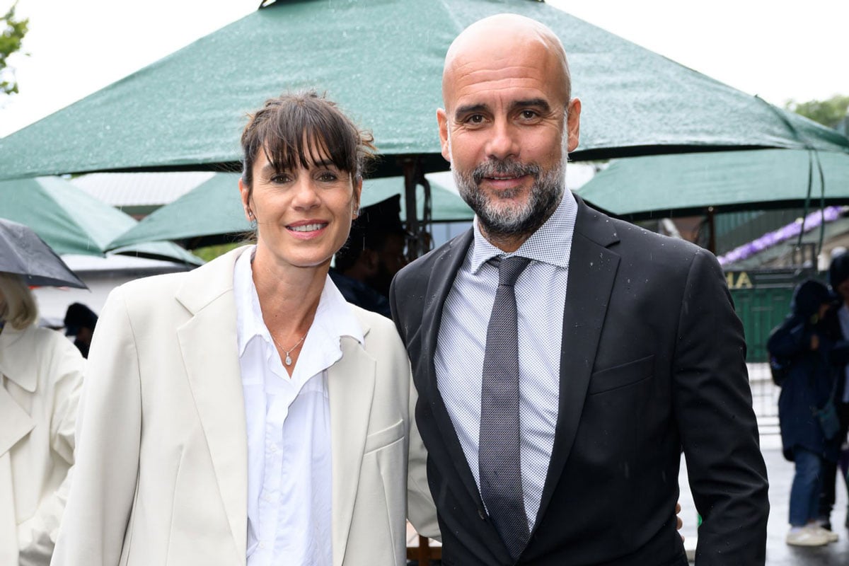 HLV Guardiola và mối tình 35 năm với bà xã Cristina Serra - Ảnh 1.