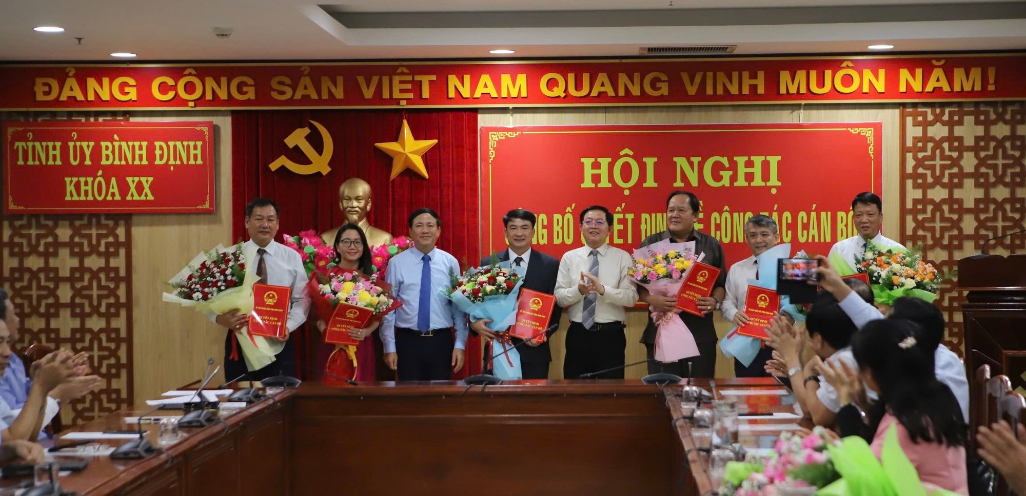 Bình Định điều động, luân chuyển loạt cán bộ chủ chốt- Ảnh 3.