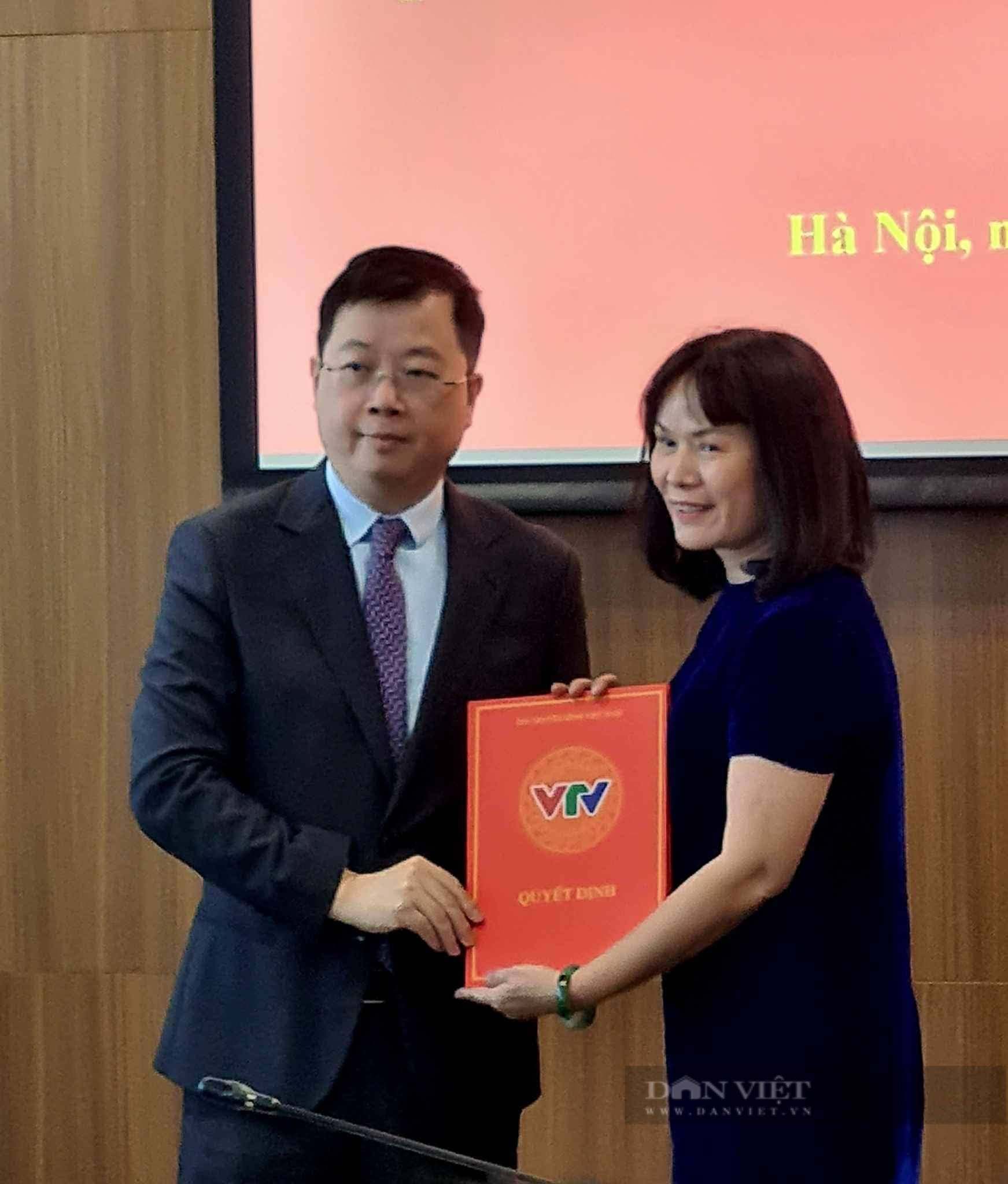 Người kế nhiệm nhà báo Tạ Bích Loan “cầm trịch” VTV3 là MC "Ở nhà Chủ nhật"- Ảnh 1.