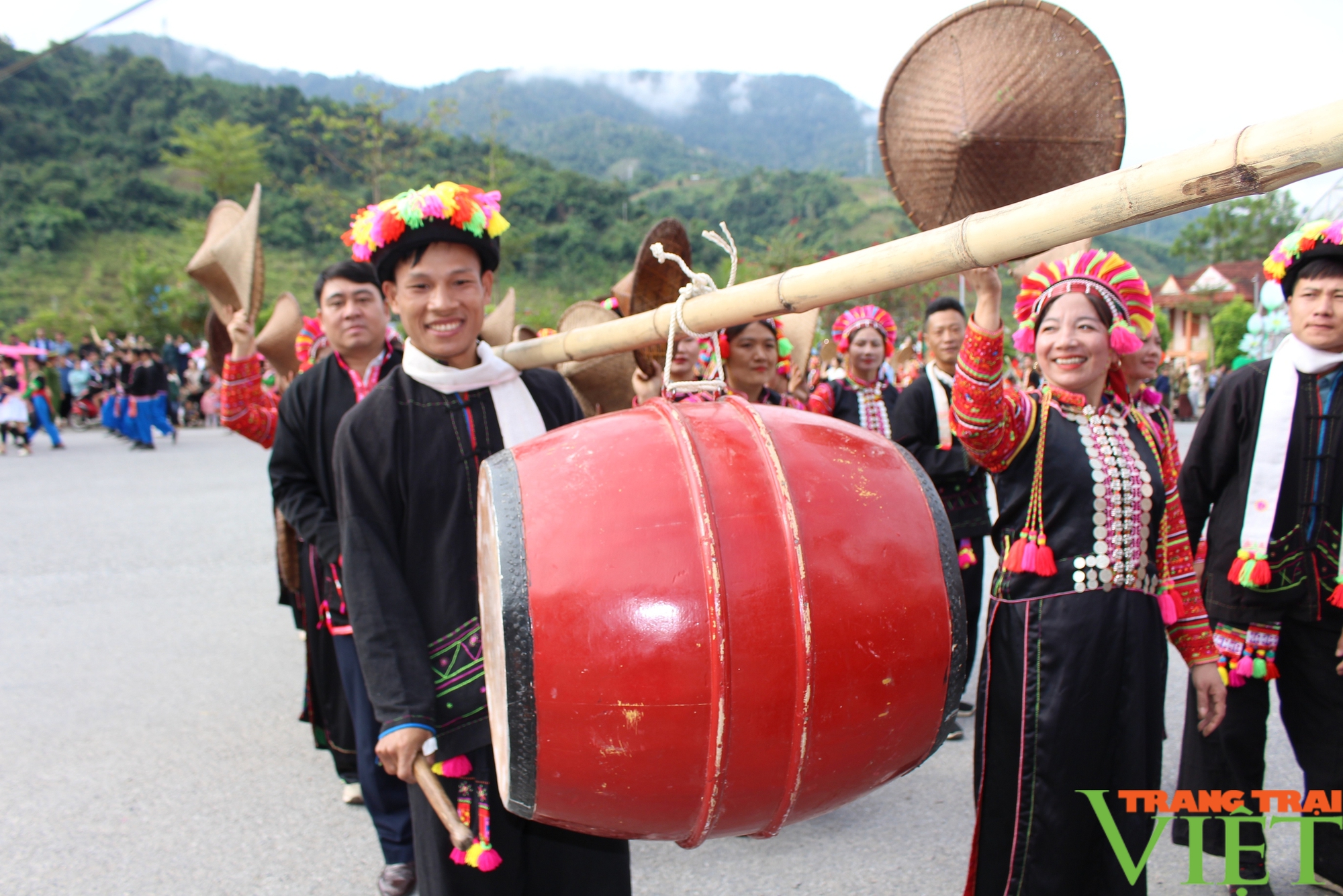 Lễ hội đường phố ở Mường Tè - nơi gặp gỡ, thăng hoa sắc màu biên giới - Ảnh 24.