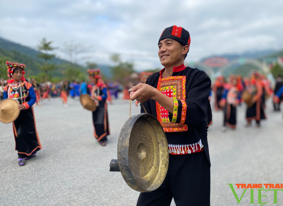 Lễ hội đường phố ở Mường Tè - nơi gặp gỡ, thăng hoa sắc màu biên giới - Ảnh 13.
