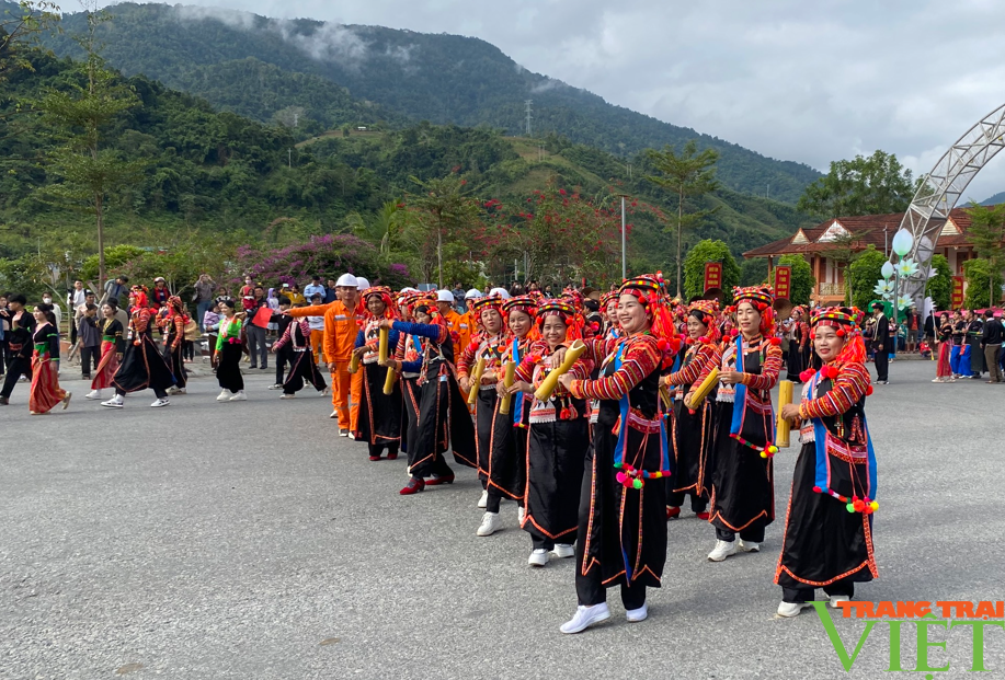 Lễ hội đường phố ở Mường Tè - nơi gặp gỡ, thăng hoa sắc màu biên giới - Ảnh 1.