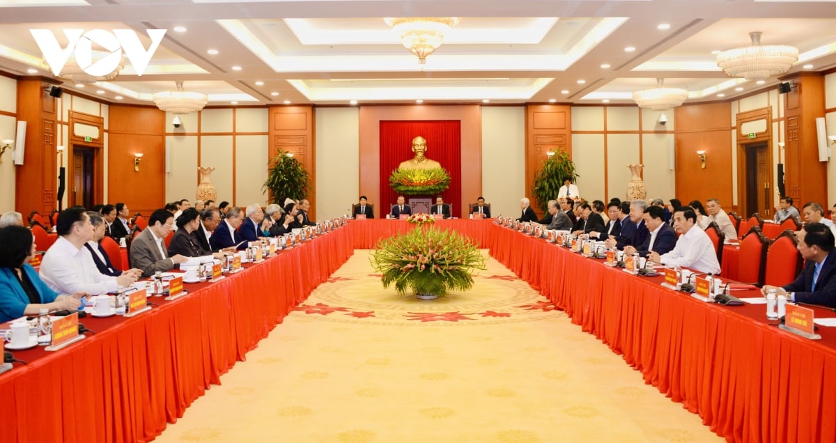 Tổng Bí thư chủ trì hội nghị của Bộ Chính trị, Ban Bí thư góp ý các dự thảo văn kiện Đại hội XIV- Ảnh 1.