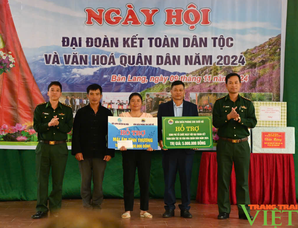 Đậm bản sắc văn hóa Thái, Mông trong ngày hội Đại đoàn kết toàn dân tộc và văn hóa quân dân - Ảnh 5.