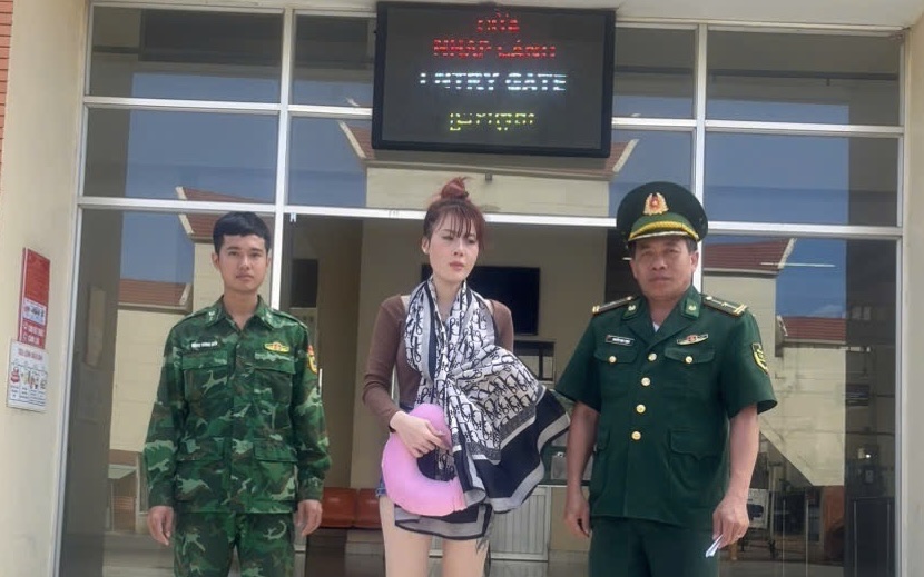 TIN NÓNG 24 GIỜ QUA: Công an bí mật ghi hình học sinh đi xe máy vi phạm; bắt giữ "hot girl" trốn nã - Ảnh 3.