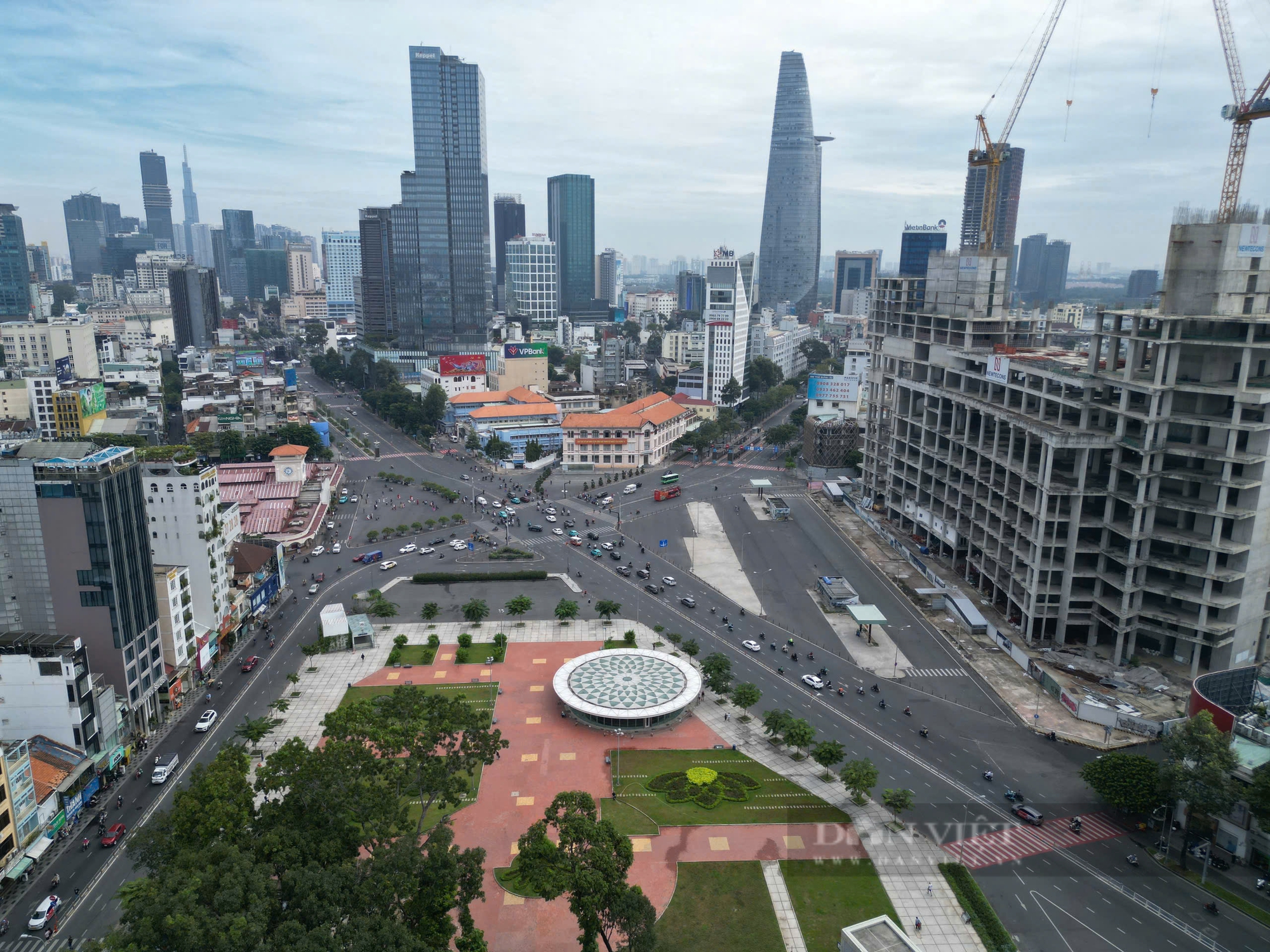 Ở vị trí trung tầm TP.HCM, ga ngầm lớn nhất Metro số 1 diện mạo ra sao? - Ảnh 12.