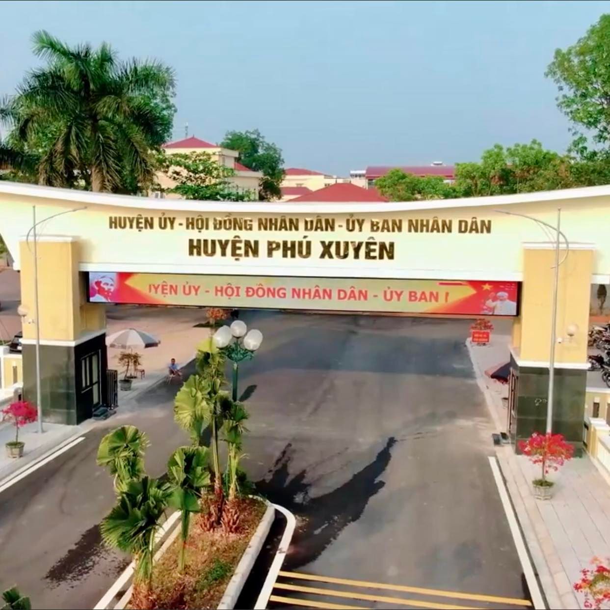 Nguyên Chánh thanh tra huyện Phú Xuyên, Hà Nội bị kỷ luật vì thiếu trách nhiệm giáo dục con cái- Ảnh 1.