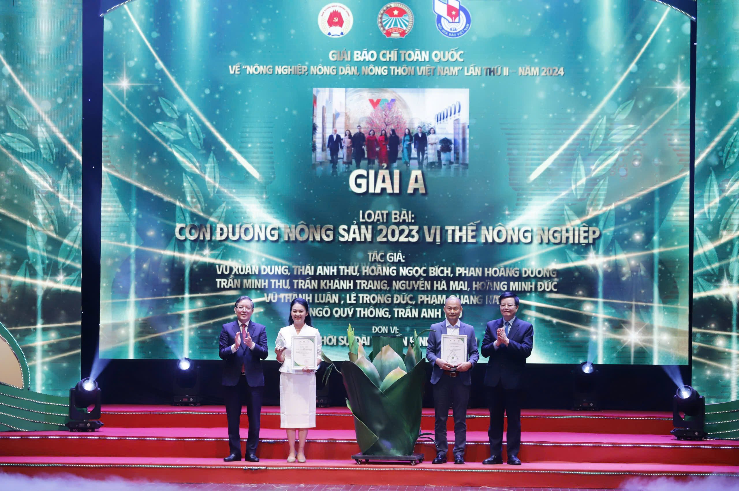 Lễ trao Giải báo chí toàn quốc về nông nghiệp, nông dân, nông thôn Việt Nam lần thứ II năm 2024 - Ảnh 1.
