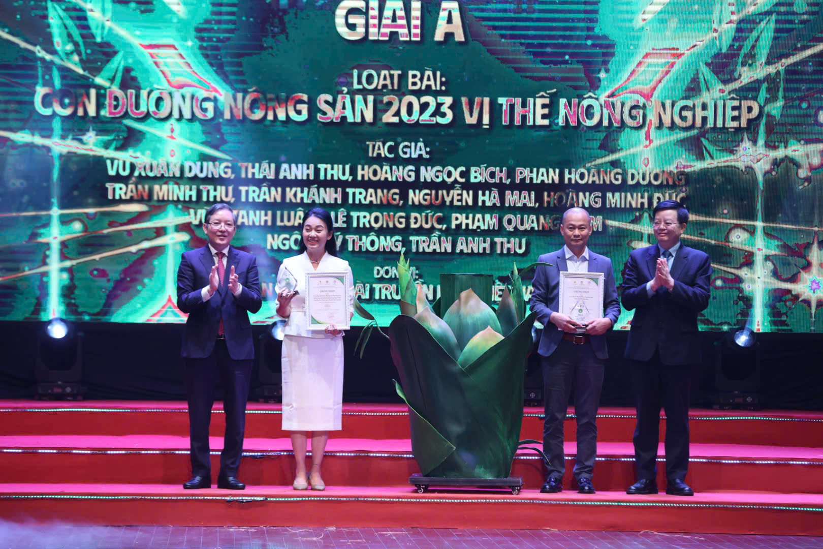 Báo chí viết gì về Lễ trao giải báo chí toàn quốc về nông nghiệp, nông dân, nông thôn lần thứ II – năm 2024 - Ảnh 2.