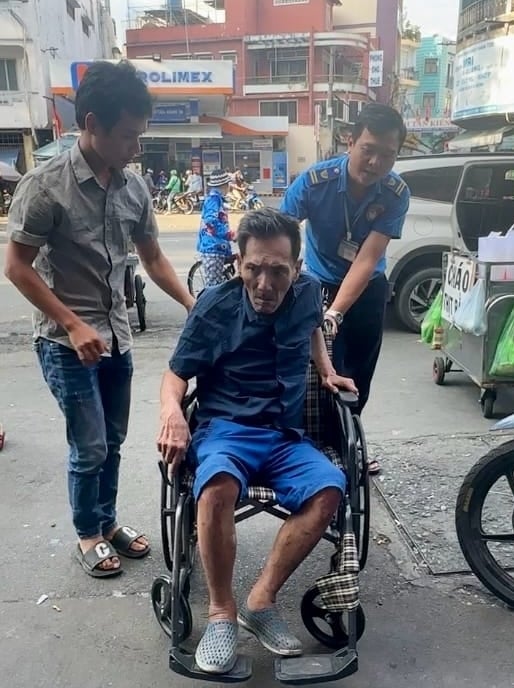 Thương Tín mất ngủ vì vết thương đau nhức, khó tìm người chăm sóc riêng - Ảnh 1.