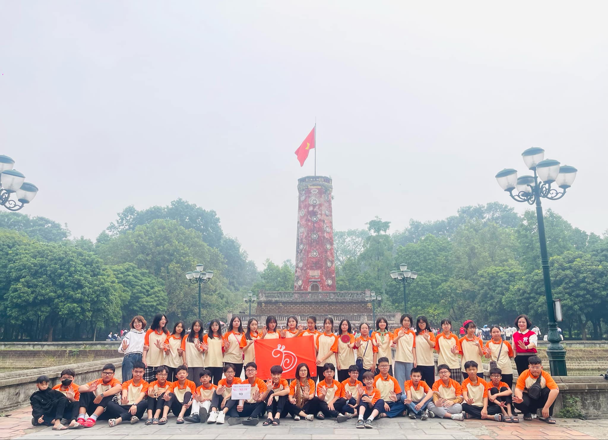 Dạy phải lớp nghịch nhất trường, cô giáo Hà Nội liên tục bị học sinh làm cho "giật bắn mình" - Ảnh 4.