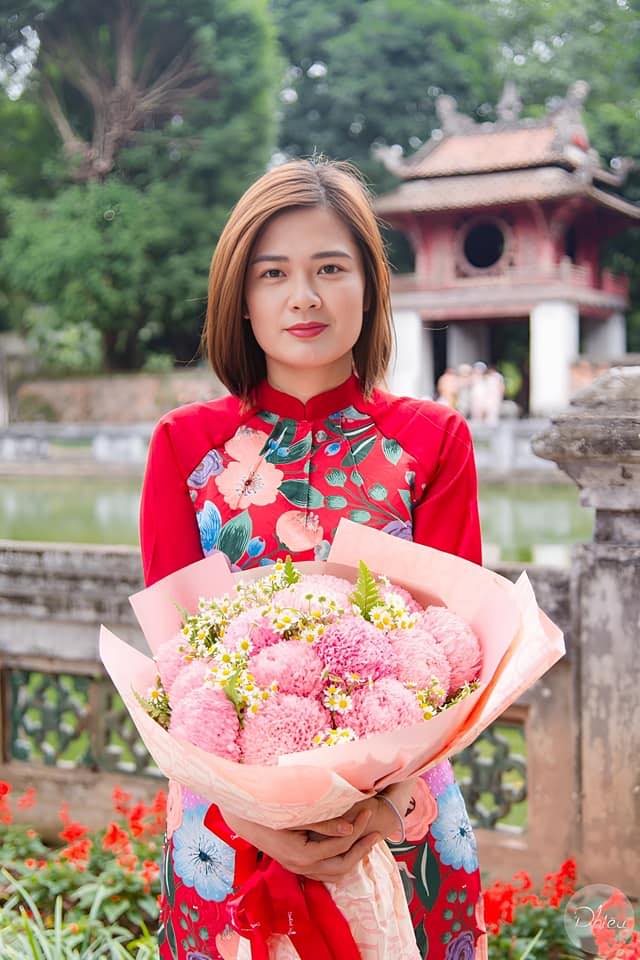 Dạy phải lớp nghịch nhất trường, cô giáo Hà Nội liên tục bị học sinh làm cho "giật bắn mình" - Ảnh 1.