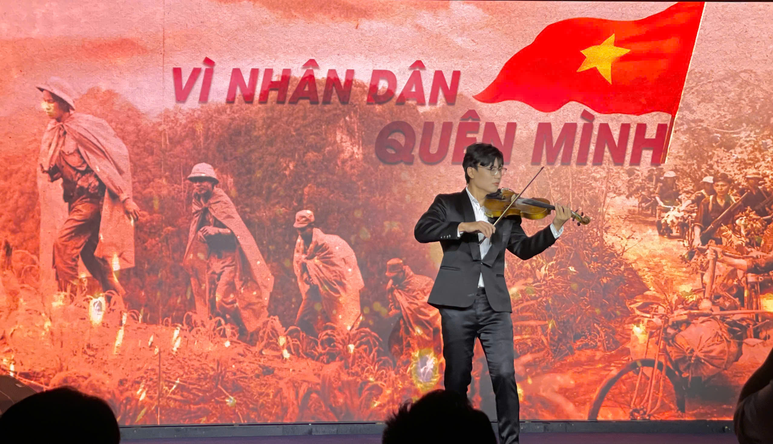 Cẩm Vân, Đức Tuấn, Phan Mạnh Quỳnh góp mặt trong "Bài ca không quên" - Ảnh 2.