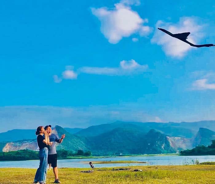 Ngỡ ngàng điểm du lịch chỉ cách Hà Nội 40km, cảnh sắc đẹp được ví như “Thụy Sĩ thu nhỏ” - Ảnh 6.