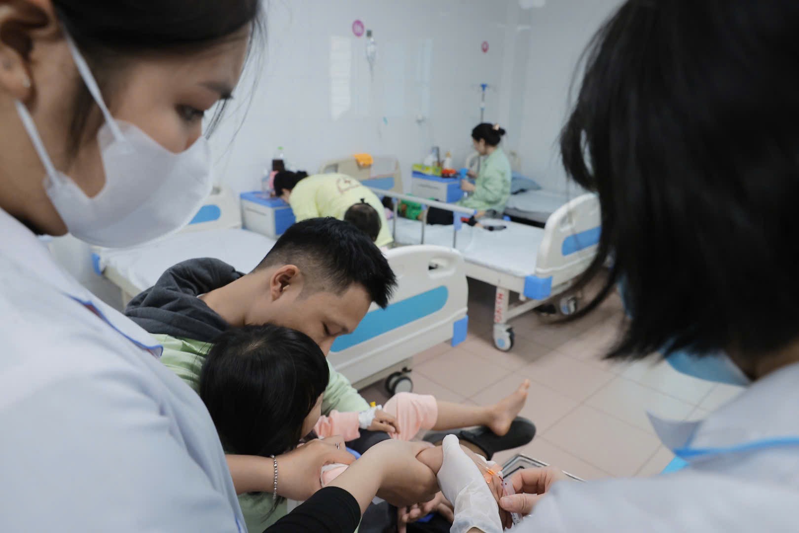 Nhiều trẻ nhập viện vì dịch bệnh này, bác sĩ cảnh báo chu kỳ 10 năm lại bùng phát mạnh - Ảnh 4.