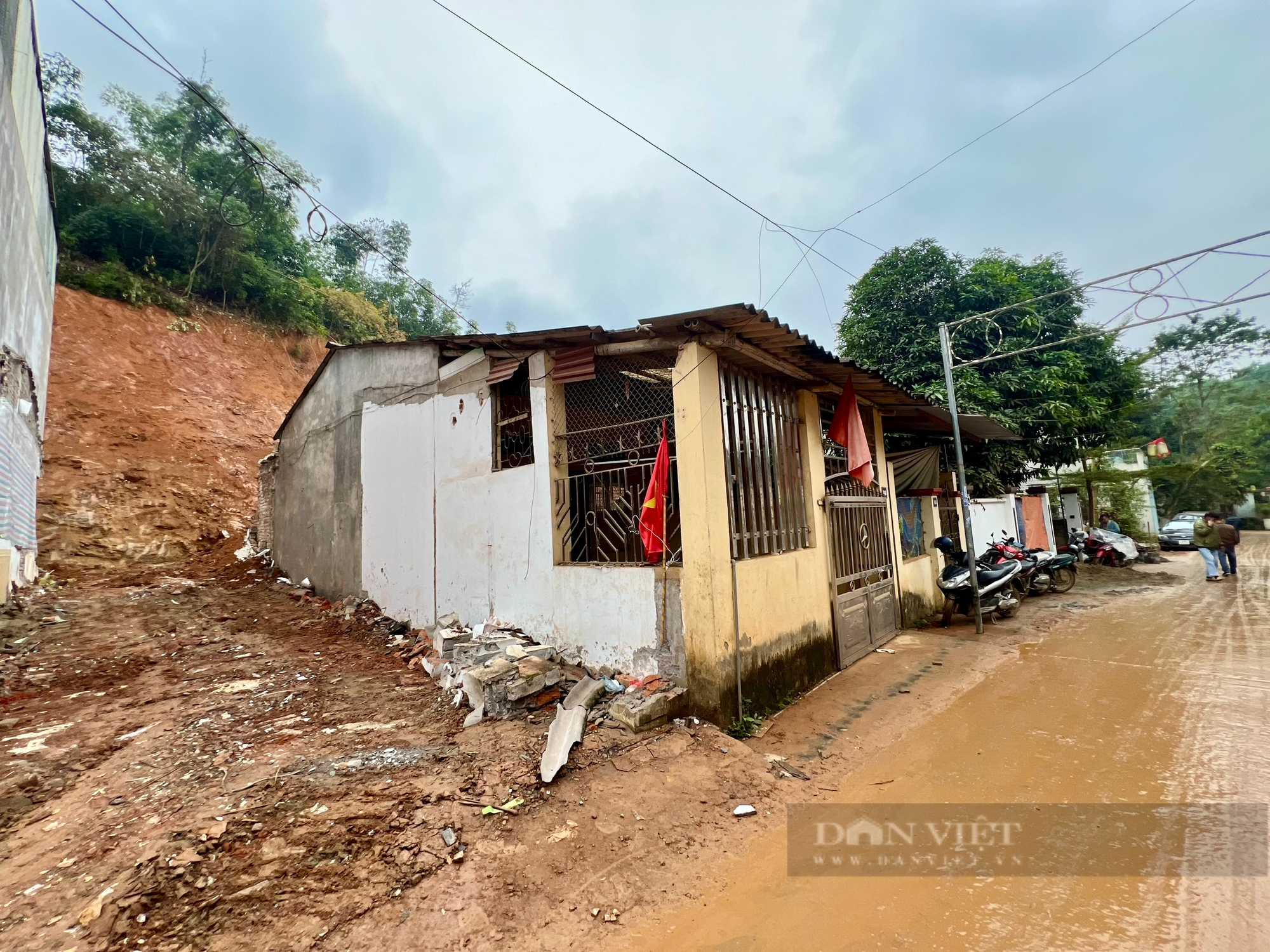 Yên Bái: Sạt lở taluy khu đô thị mới làm sập nhà người dân- Ảnh 4.