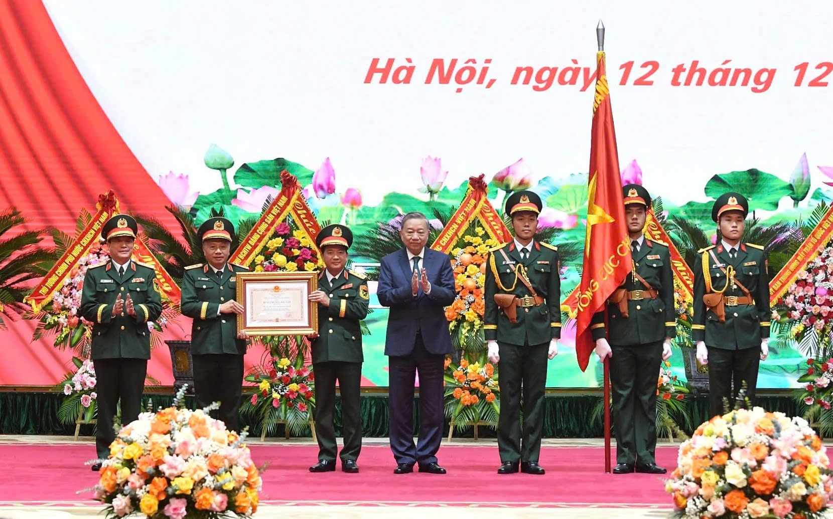 Tổng Bí thư Tô Lâm: Xây dựng quân đội vững mạnh về chính trị - Ảnh 4.