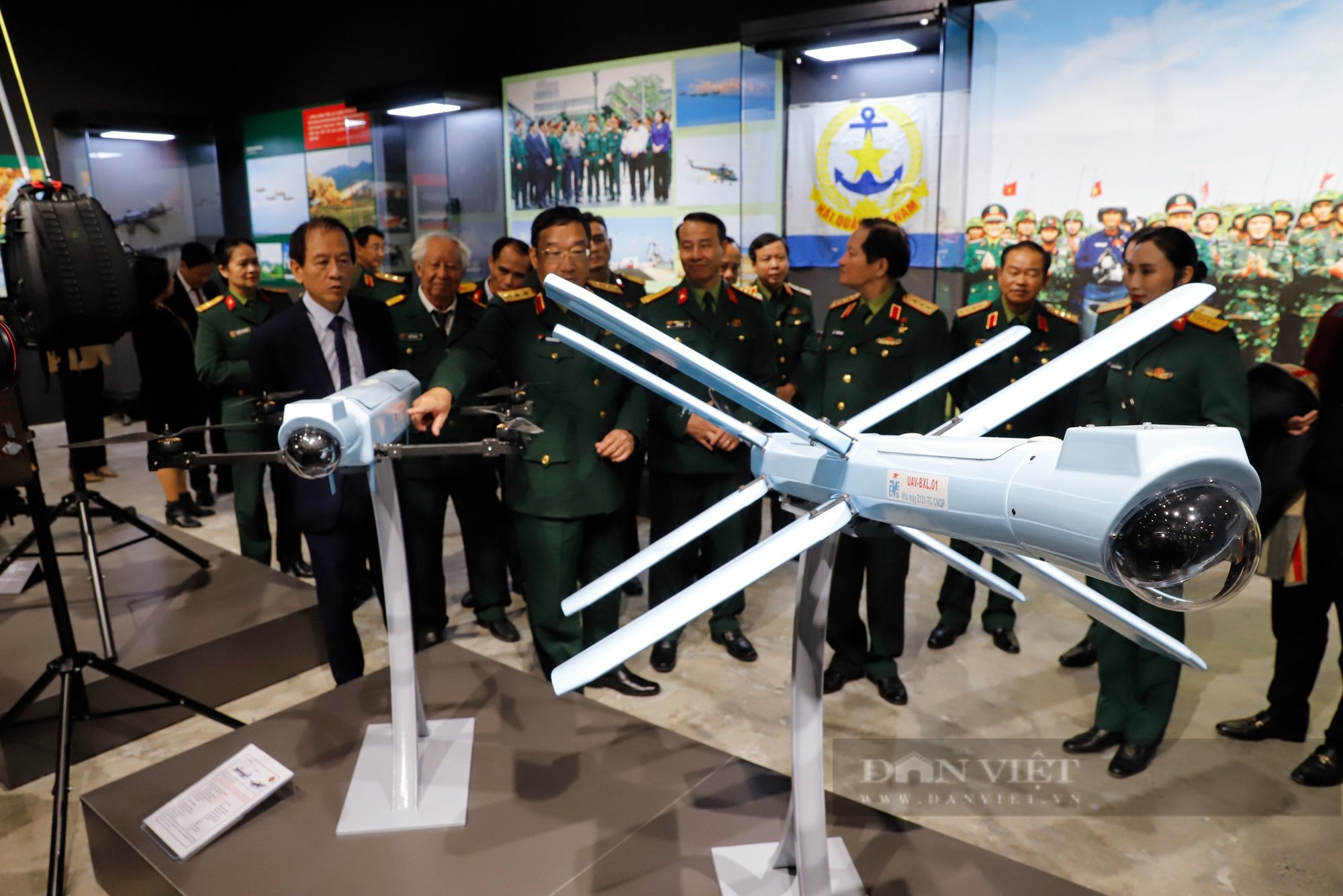 Cận cảnh mẫu UAV chiến đấu cảm tử mới nhất do Bộ Quốc phòng Việt Nam sản xuất- Ảnh 6.