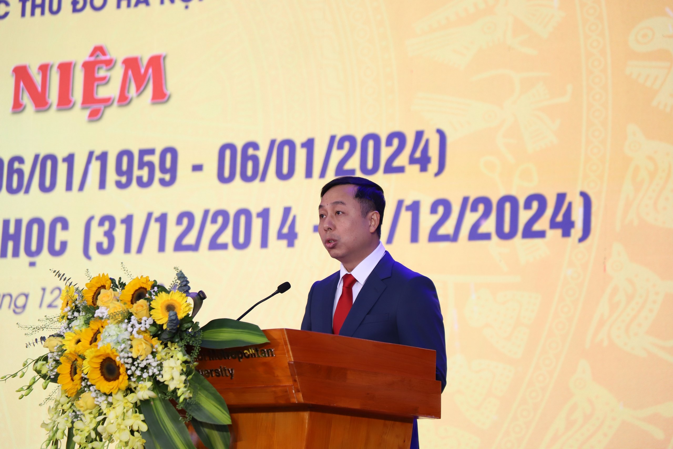 Hiệu trưởng trường đại học công lập duy nhất UBND Hà Nội quản lý: "Mục tiêu trở thành đại học thông minh" - Ảnh 2.