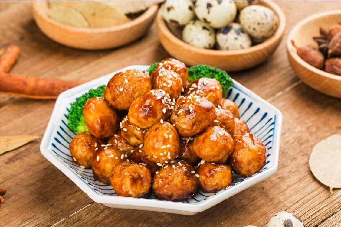 Loại quả "nhân sâm động vật", giúp tăng cường trí nhớ, bồi bổ thể lực, già trẻ đều thích, om cách này cực thơm - Ảnh 1.