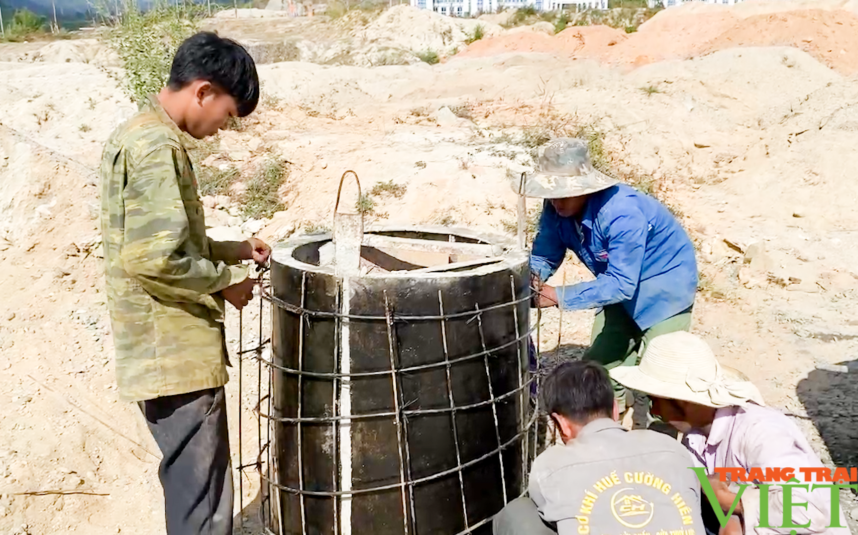 Huyện biên giới ở Lai Châu nỗ lực hoàn thiện cơ sở hạ tầng, góp phần phát triển kinh tế - xã hội- Ảnh 2.