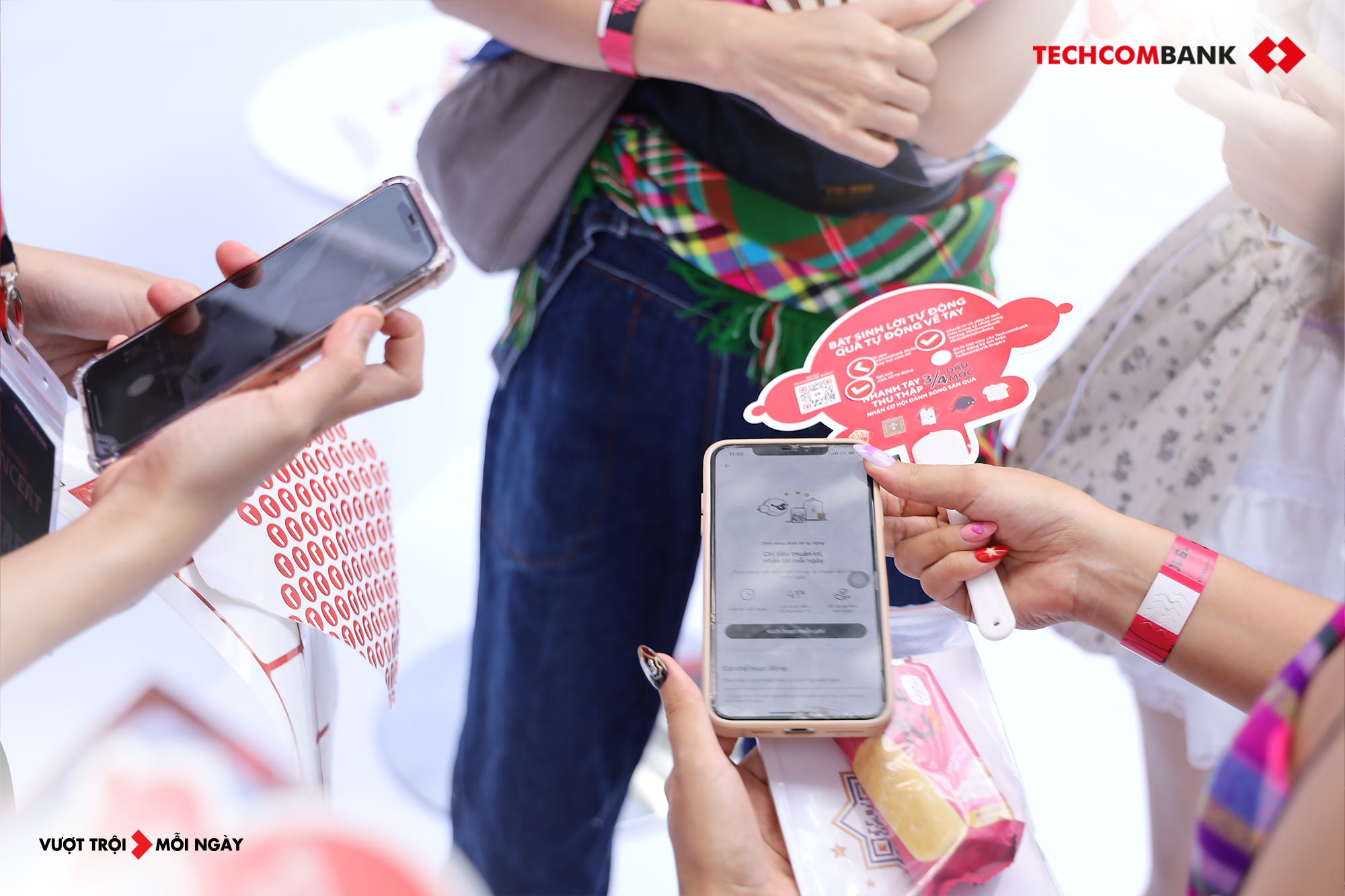 Hơn 2 triệu khách hàng đã bật sinh lời tự động cùng Techcombank- Ảnh 1.
