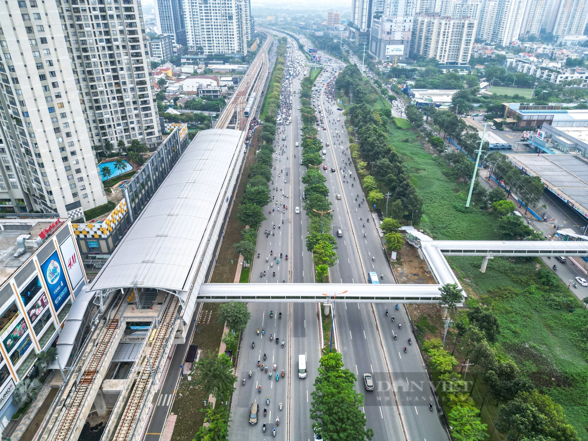 9 cầu bộ hành kết nối Metro 1 sẵn sàng phục vụ người dân - Ảnh 9.