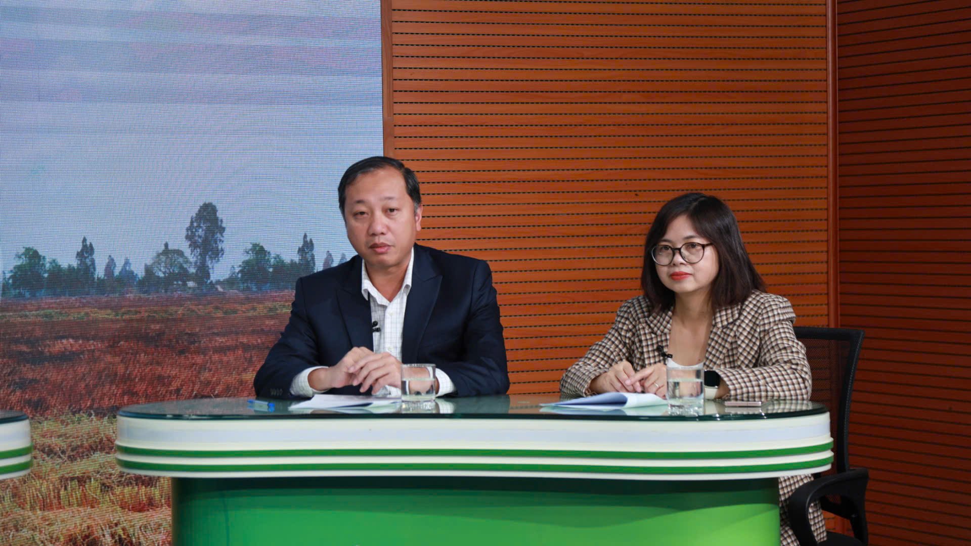 Tọa đàm: Xuất khẩu nông lâm thủy sản năm 2024 - Kỷ lục mới, vị thế mới - Ảnh 2.