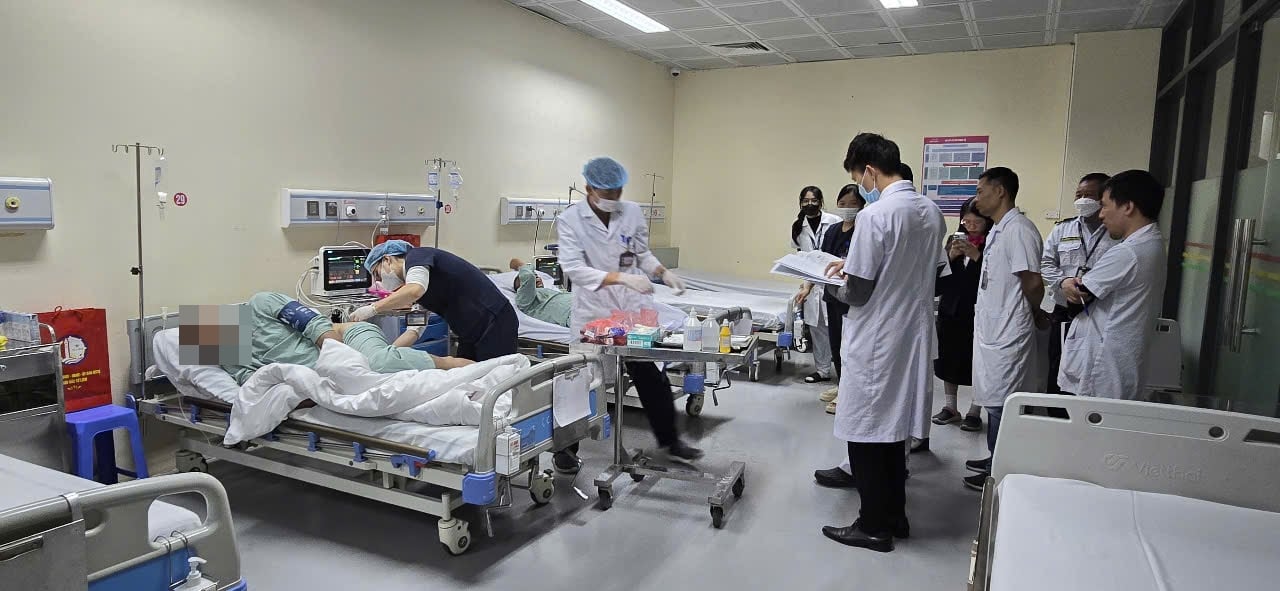 Vụ đốt quán cà phê ở đường Phạm Văn Đồng (Hà Nội): Nạn nhân sống sót kể giây phút hoảng loạn trong đám cháy- Ảnh 2.