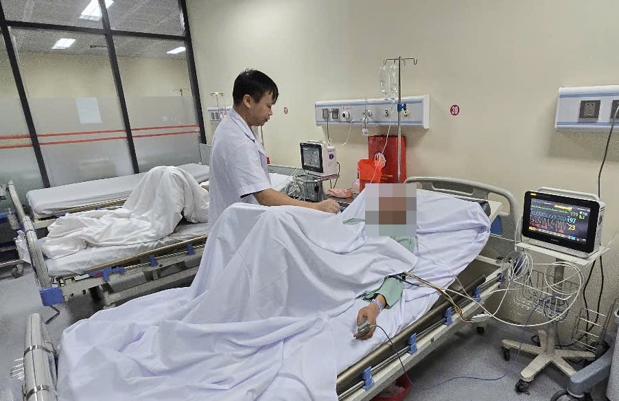 Vụ đốt quán cà phê ở đường Phạm Văn Đồng (Hà Nội): Nạn nhân sống sót kể giây phút hoảng loạn trong đám cháy- Ảnh 4.